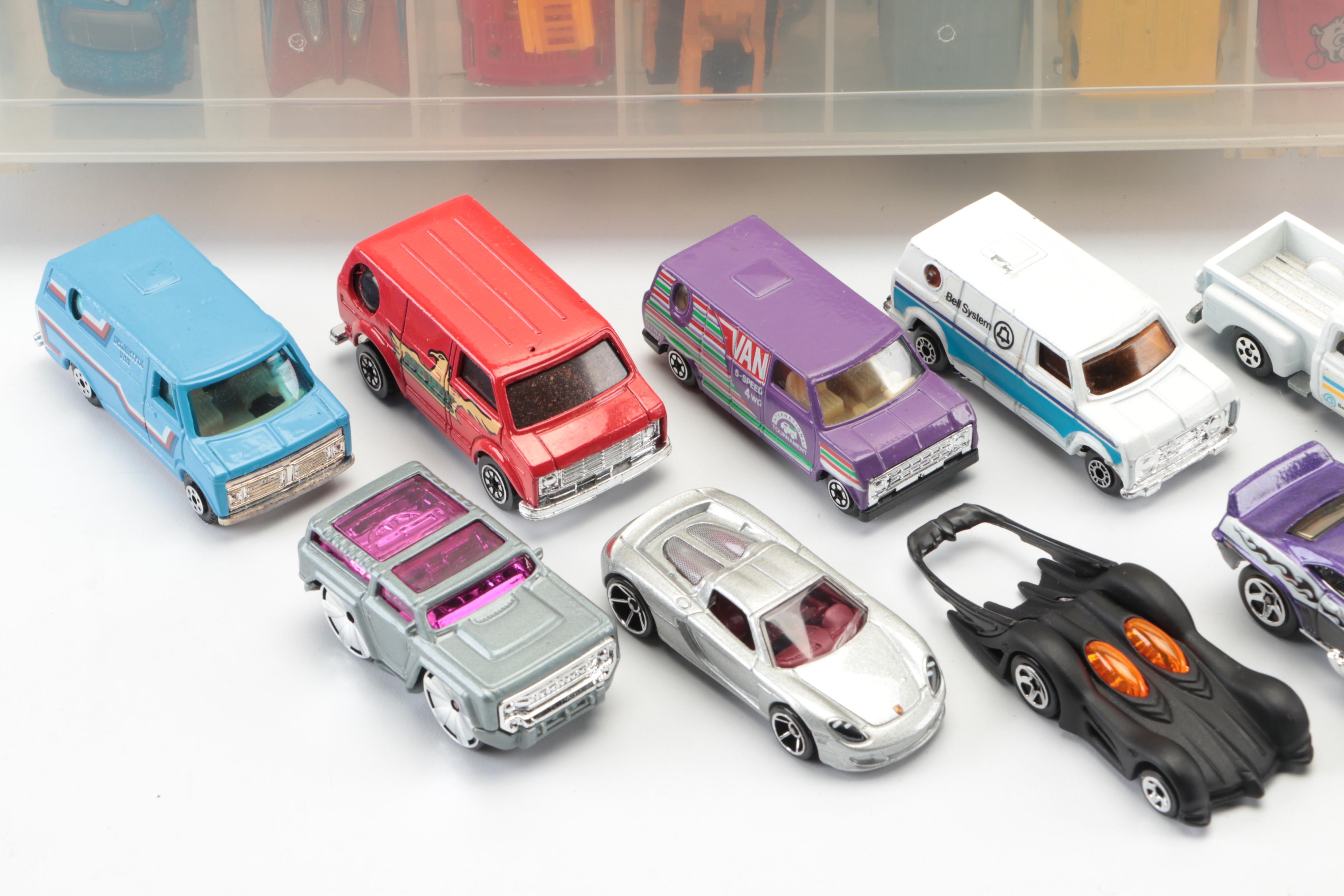 Maisto, Matchbox, Hot Wheels, and More Toy Diecast Cars with Carrying Cases