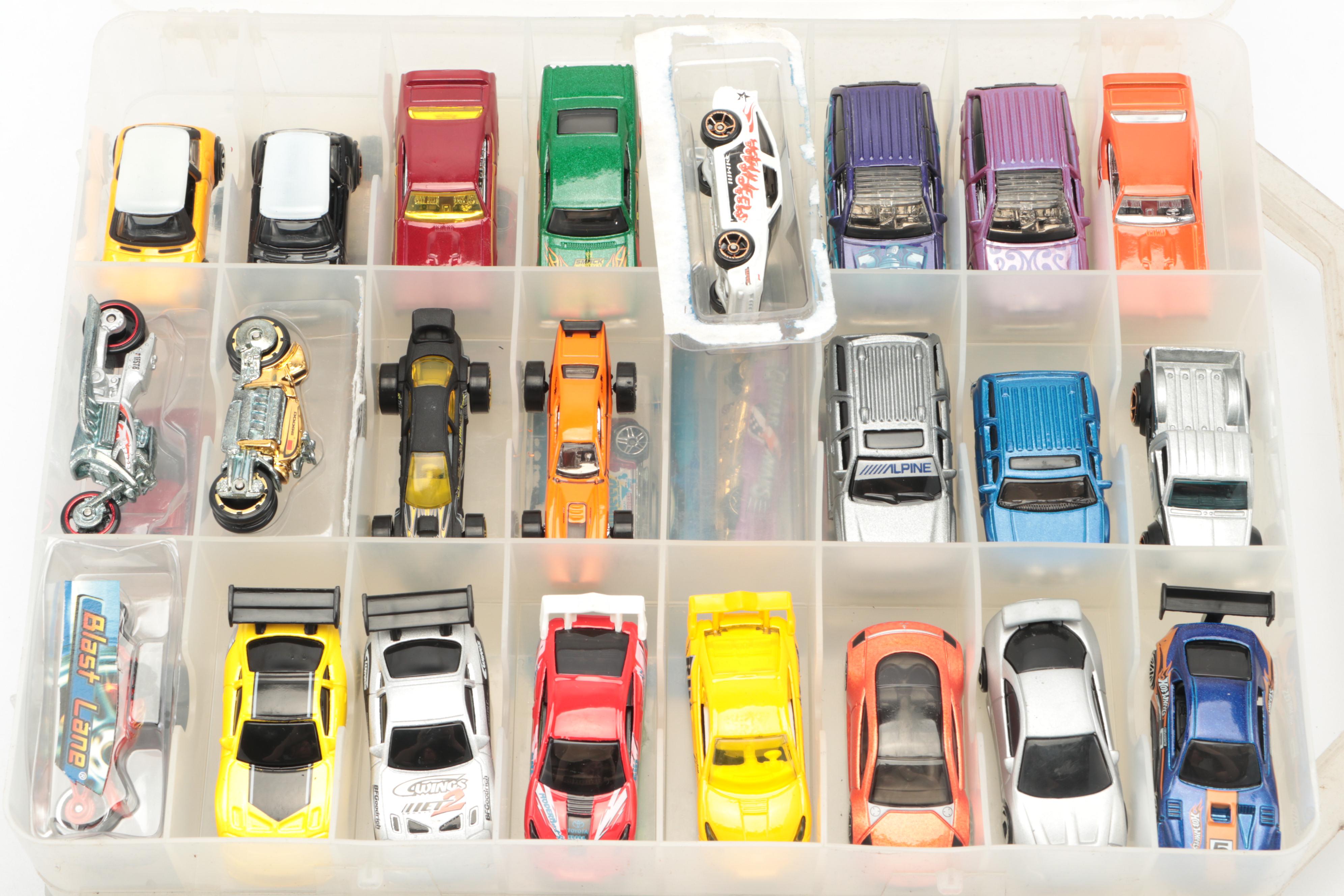 Maisto, Matchbox, Hot Wheels, and More Toy Diecast Cars with Carrying Cases