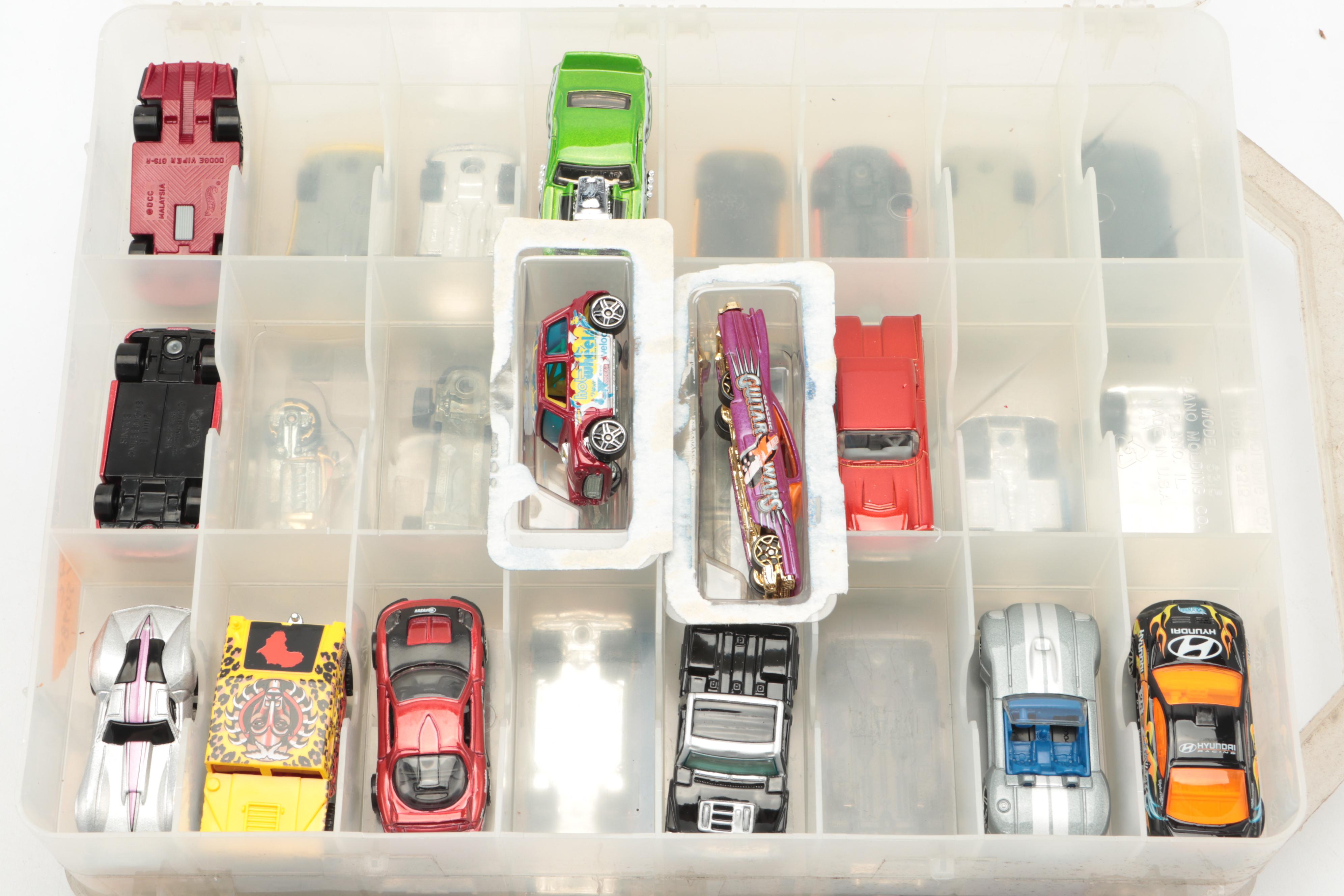 Maisto, Matchbox, Hot Wheels, and More Toy Diecast Cars with Carrying Cases