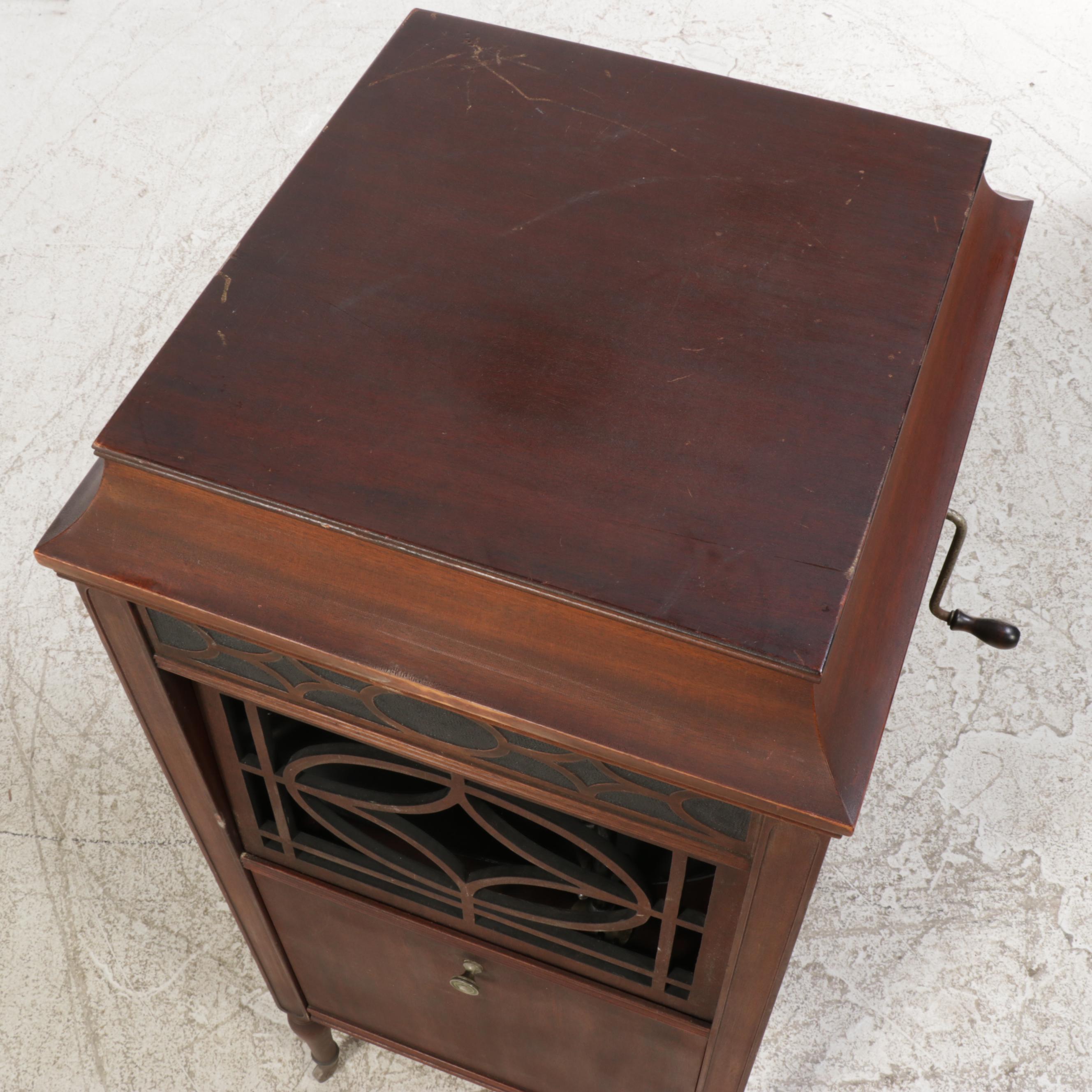 Edison Disc Phonograph Model C150 Mahogany Cabinet Record Player, Early 20th C
