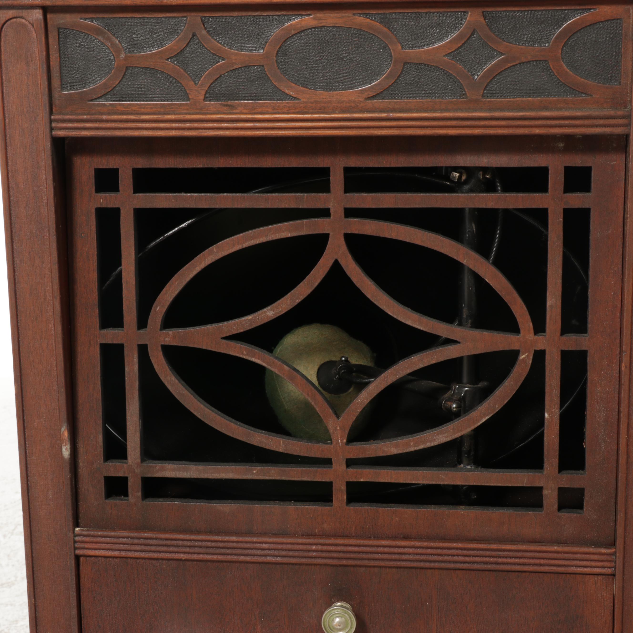 Edison Disc Phonograph Model C150 Mahogany Cabinet Record Player, Early 20th C