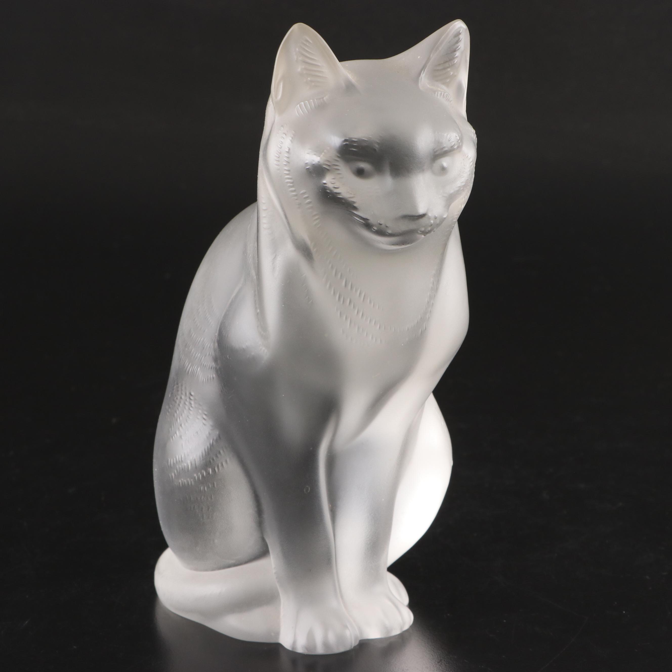 Lalique "Chat Assis" Frosted Crystal Cat Figurine, Late 20th Century