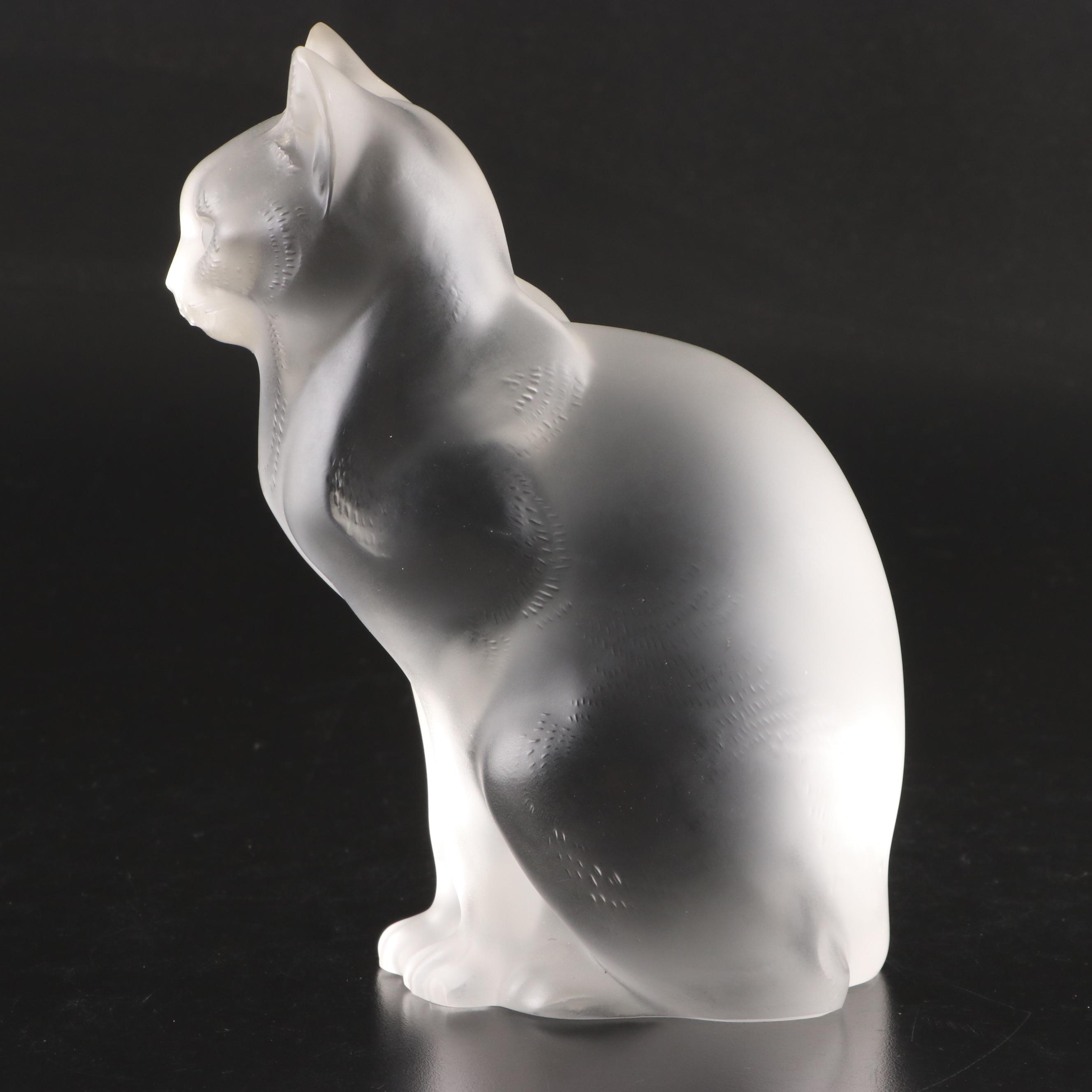 Lalique "Chat Assis" Frosted Crystal Cat Figurine, Late 20th Century