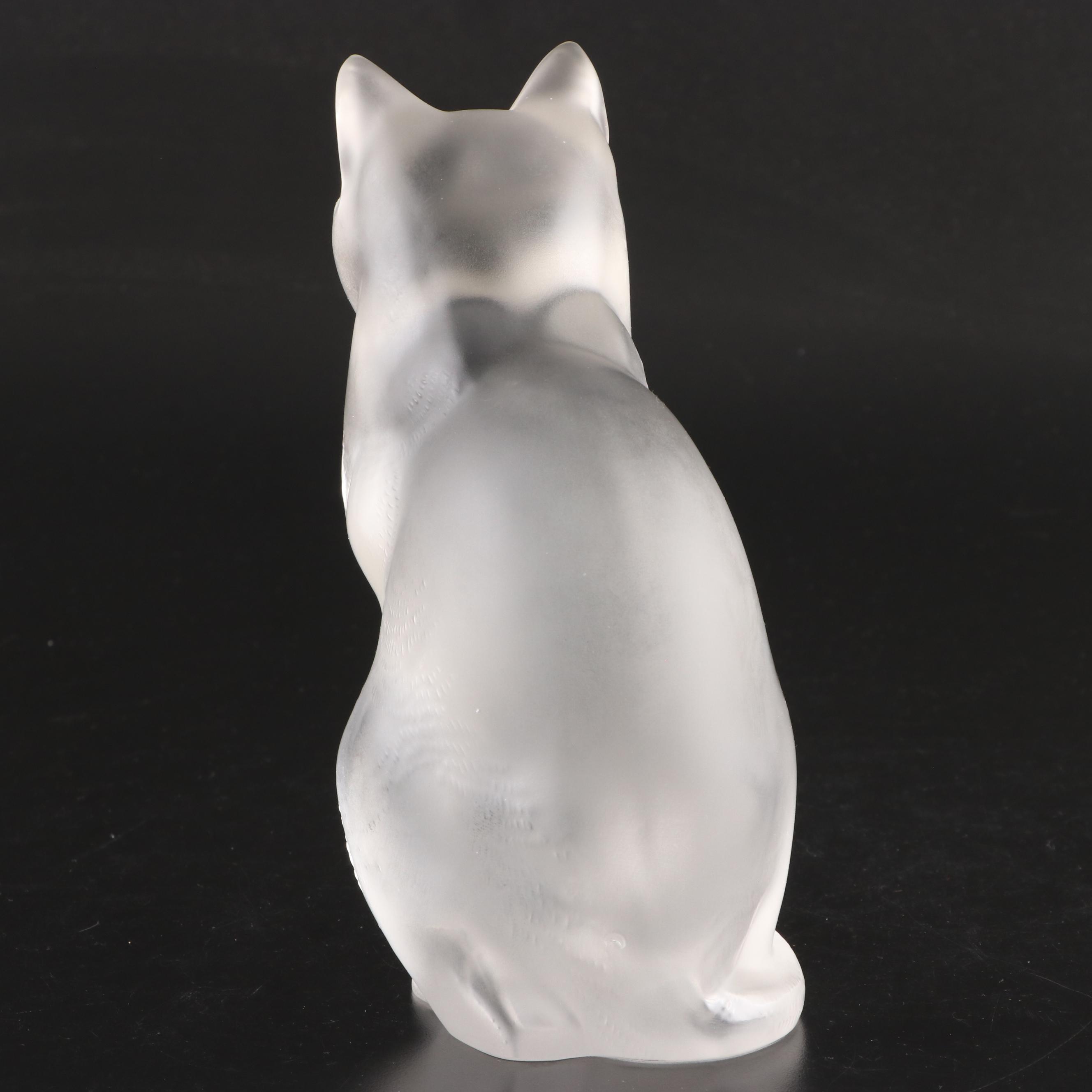 Lalique "Chat Assis" Frosted Crystal Cat Figurine, Late 20th Century