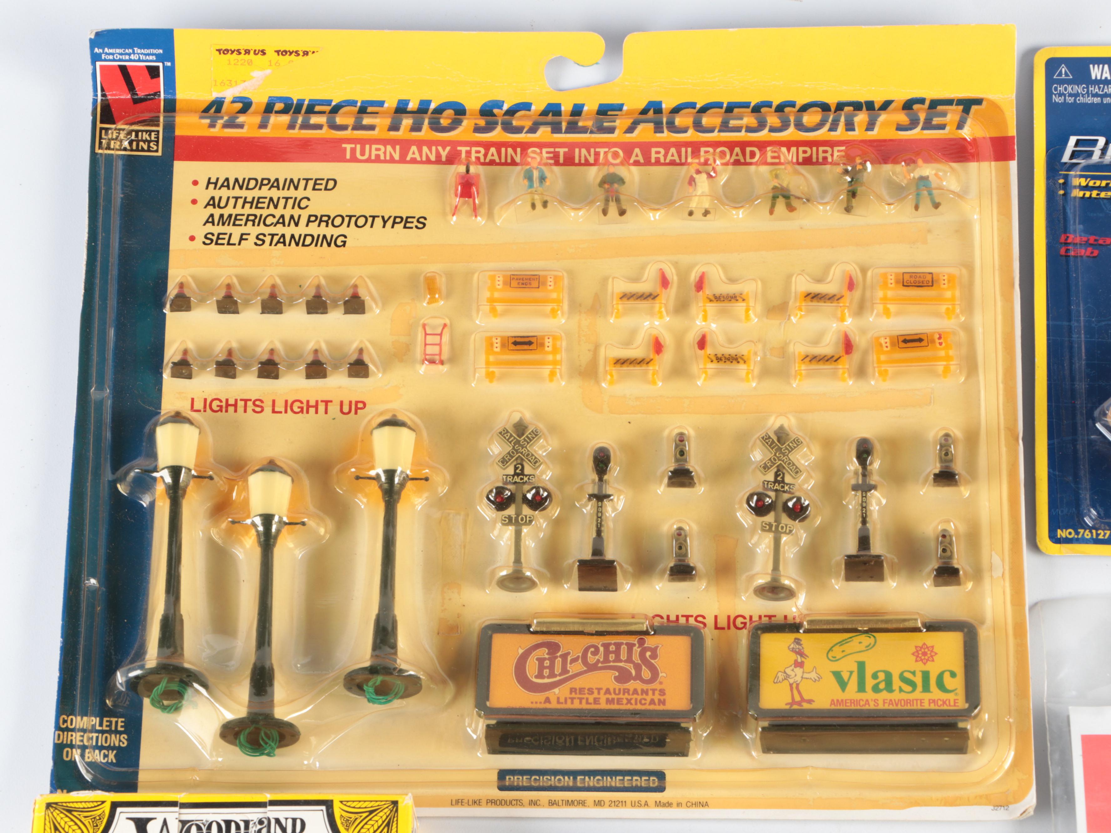 Tyco Train Cars with Life-Like Trains Railroad Signals and More