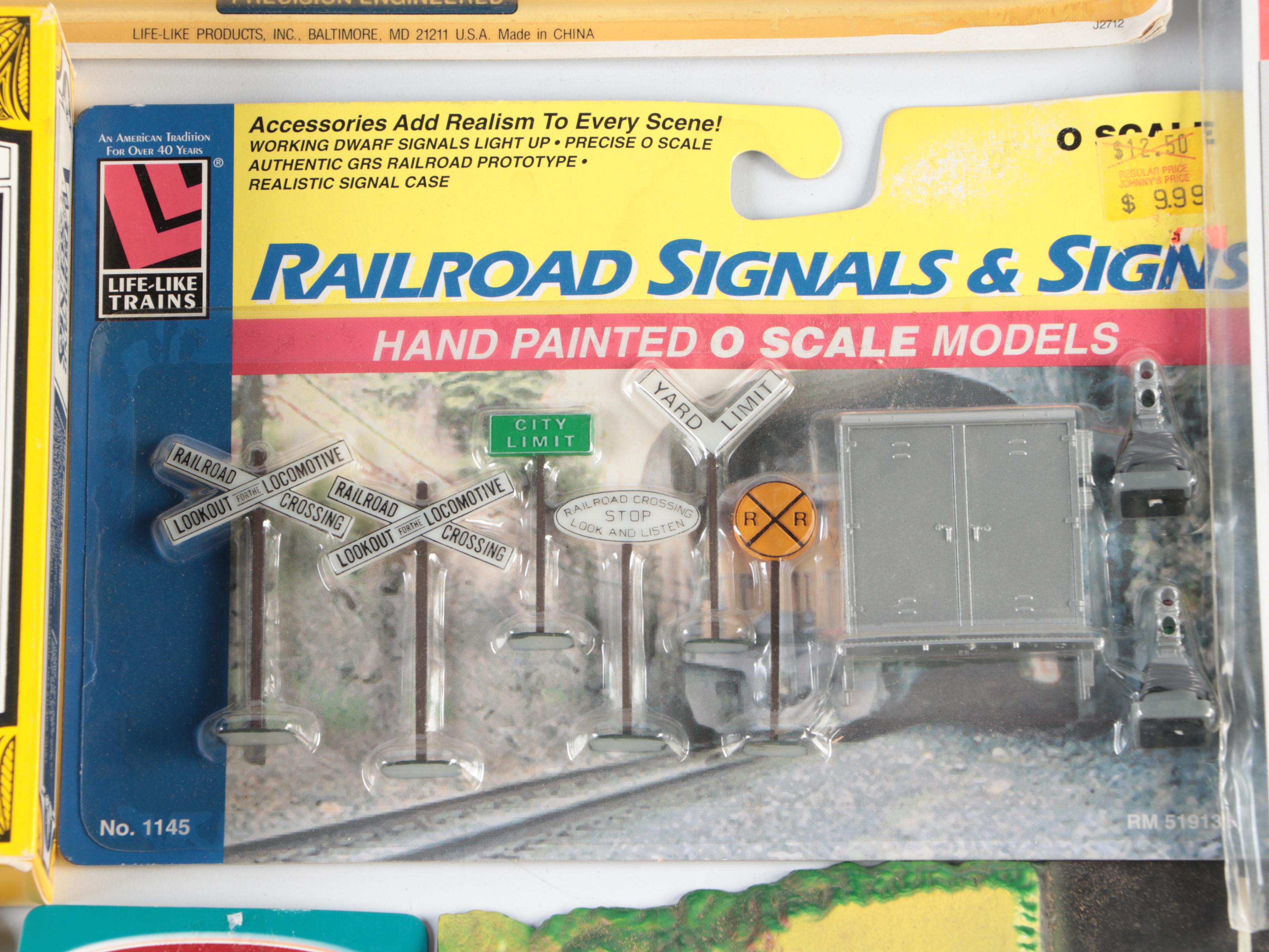 Tyco Train Cars with Life-Like Trains Railroad Signals and More