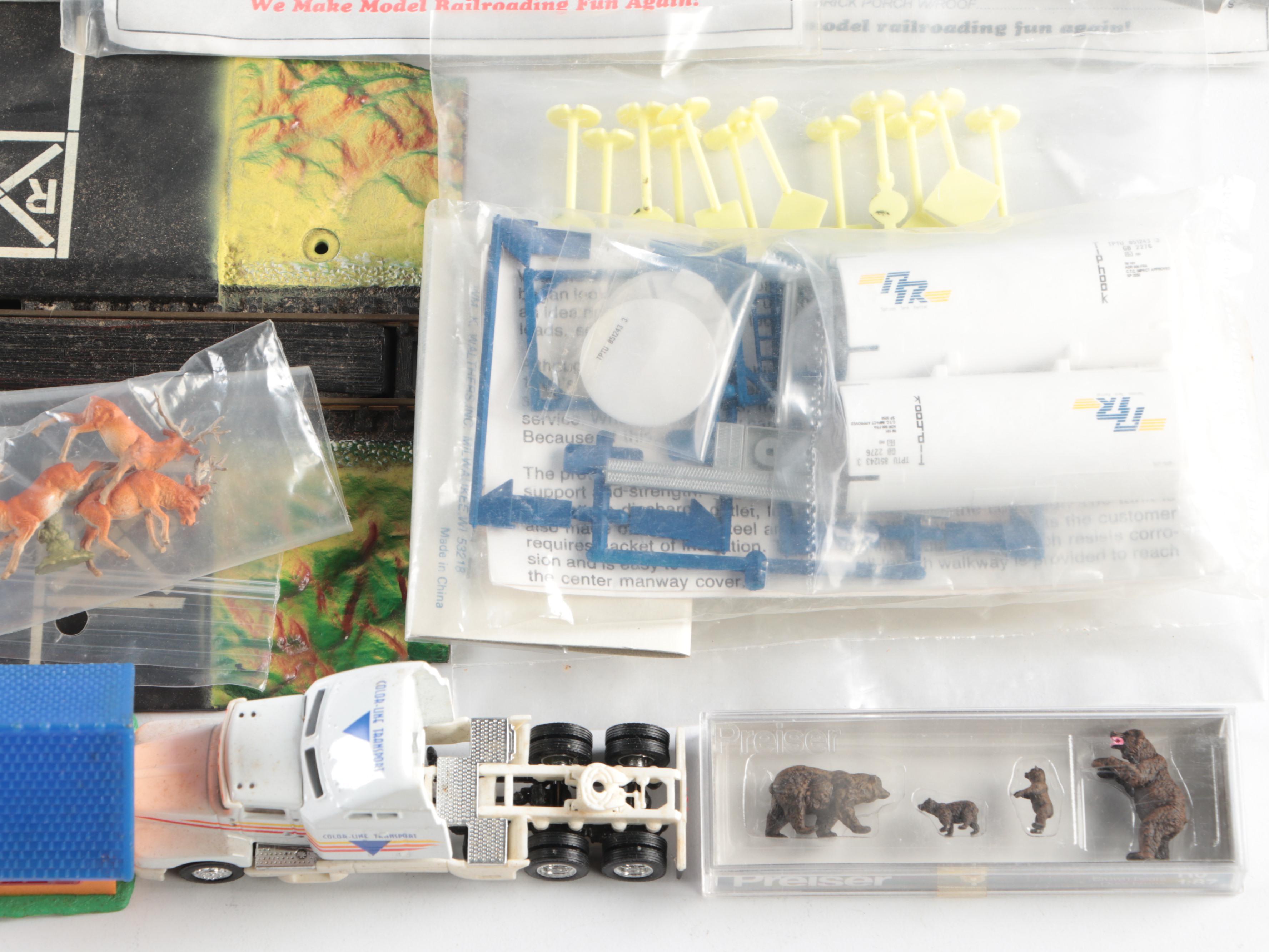 Tyco Train Cars with Life-Like Trains Railroad Signals and More