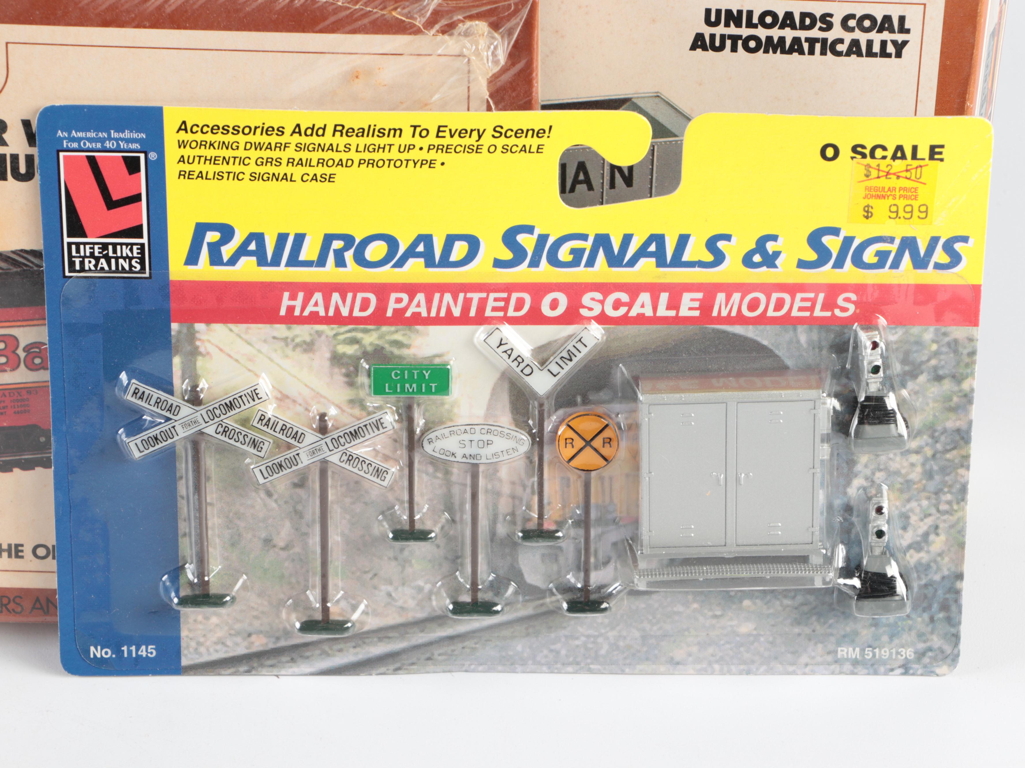 Tyco Train Cars with Life-Like Trains Railroad Signals and More