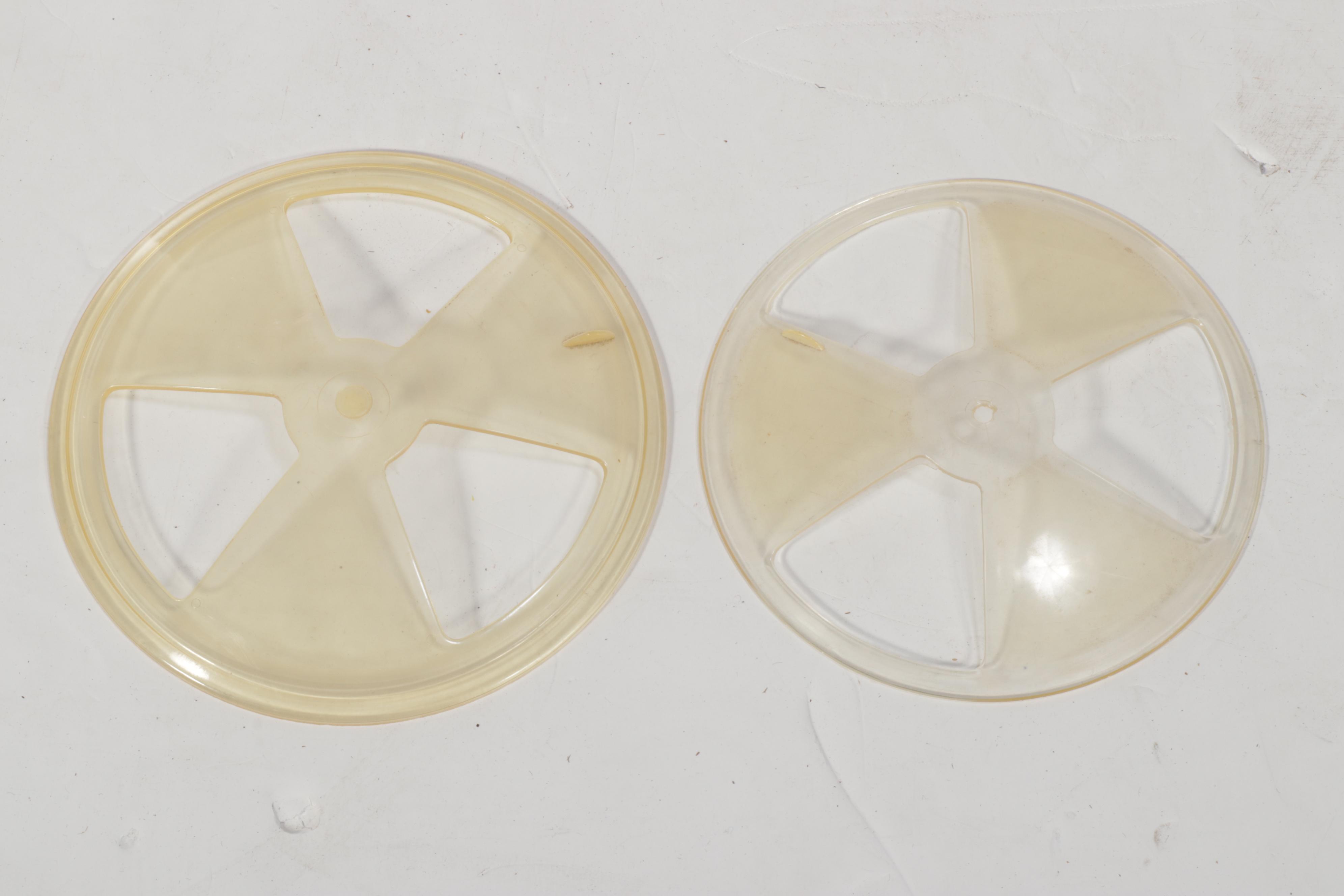 Atomic Style Tulip-Base Plastic Floor Terrarium, 1970s