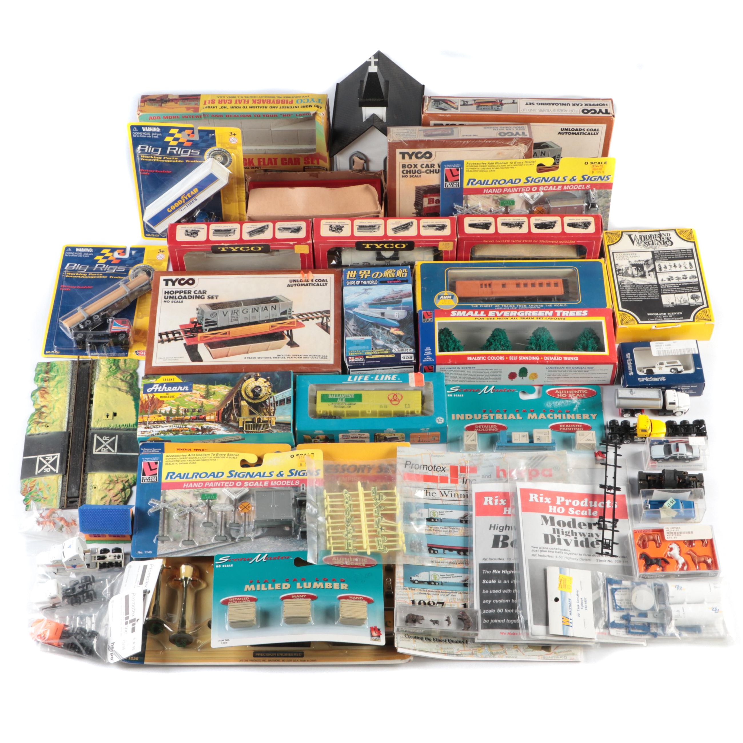 Tyco Train Cars with Life-Like Trains Railroad Signals and More