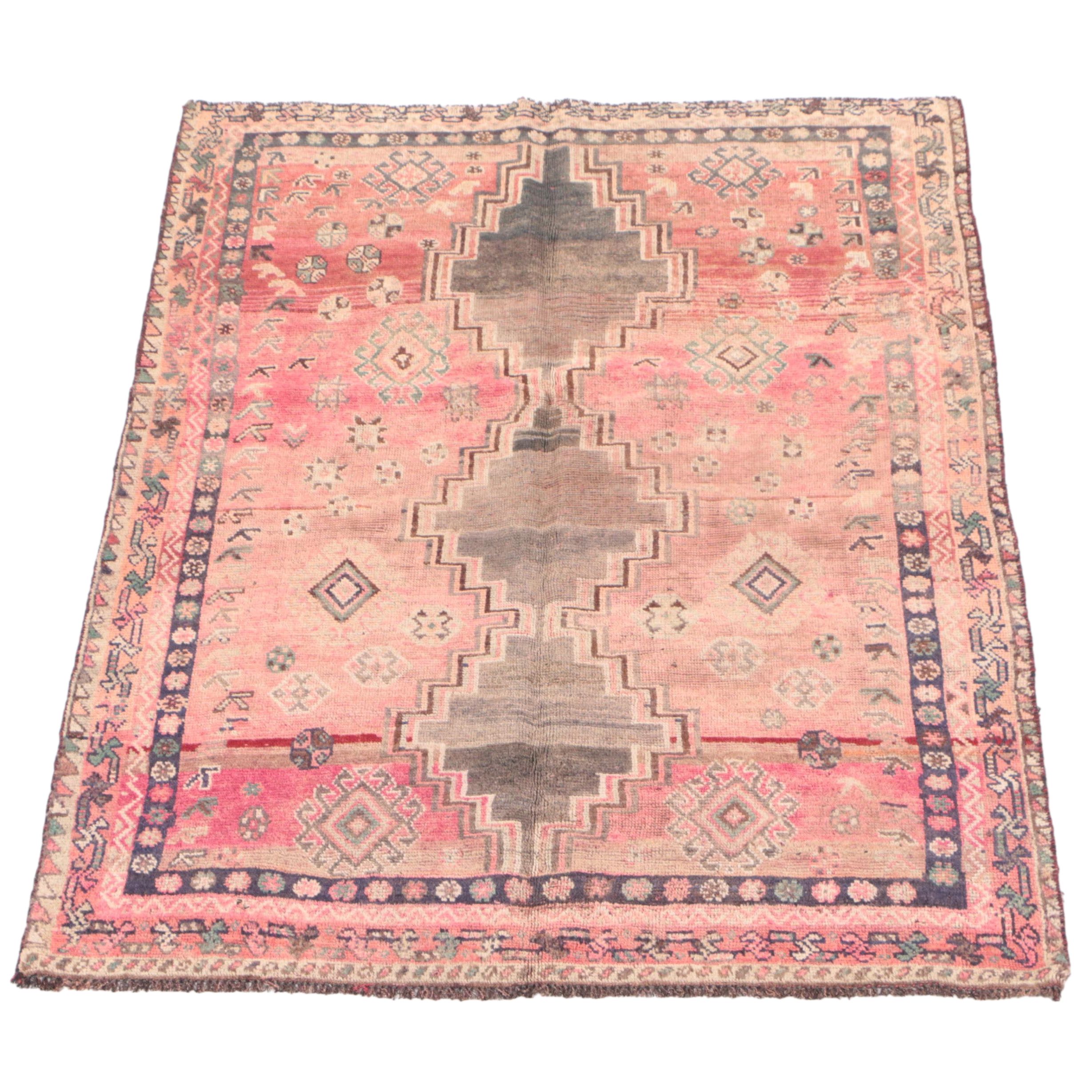 5'5 x 7'11 Hand-knotted Persian Shiraz Area Rug