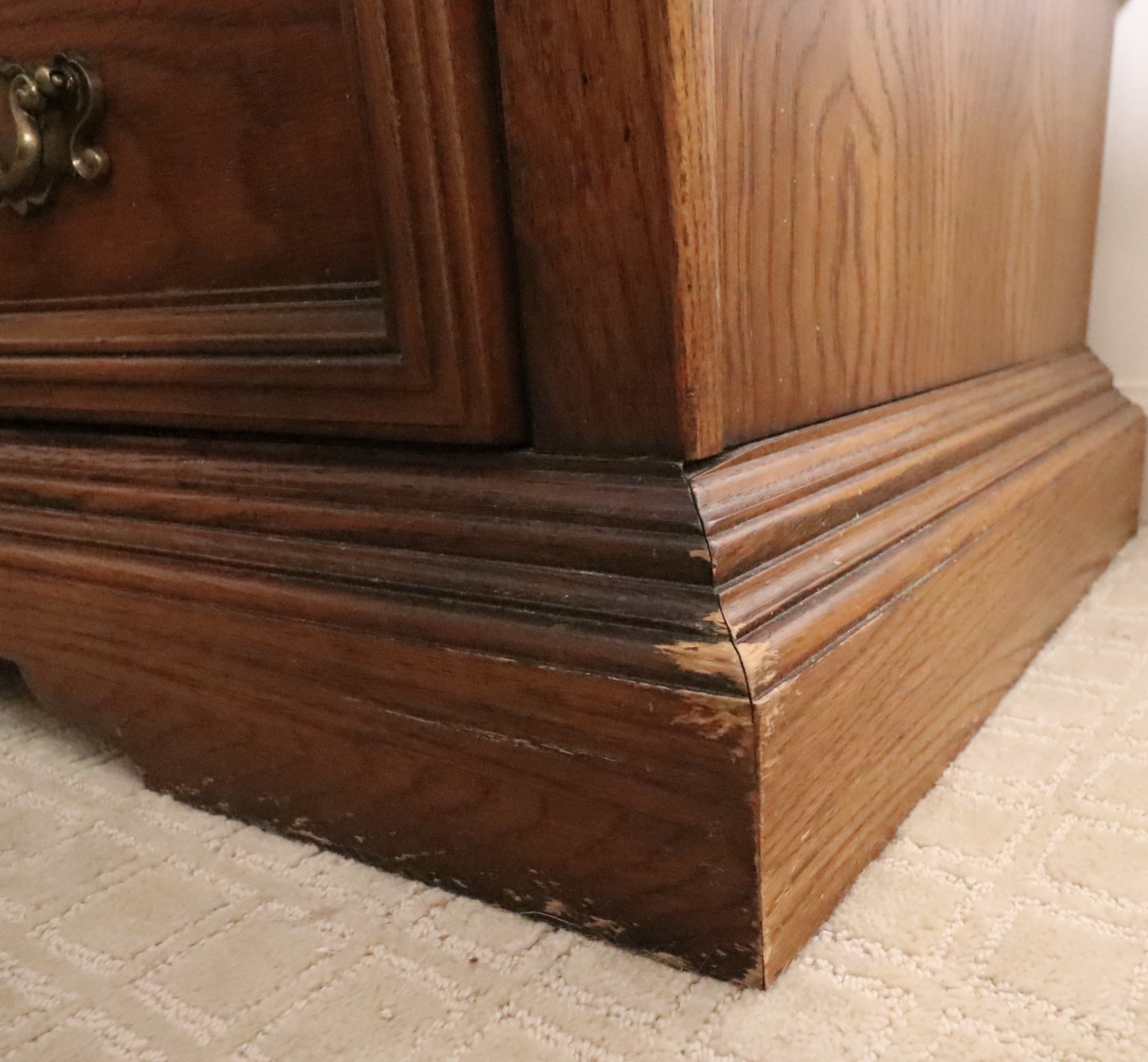 Broyhill Premier Tuscan Style Oak Bedroom Set, Late 20th Century