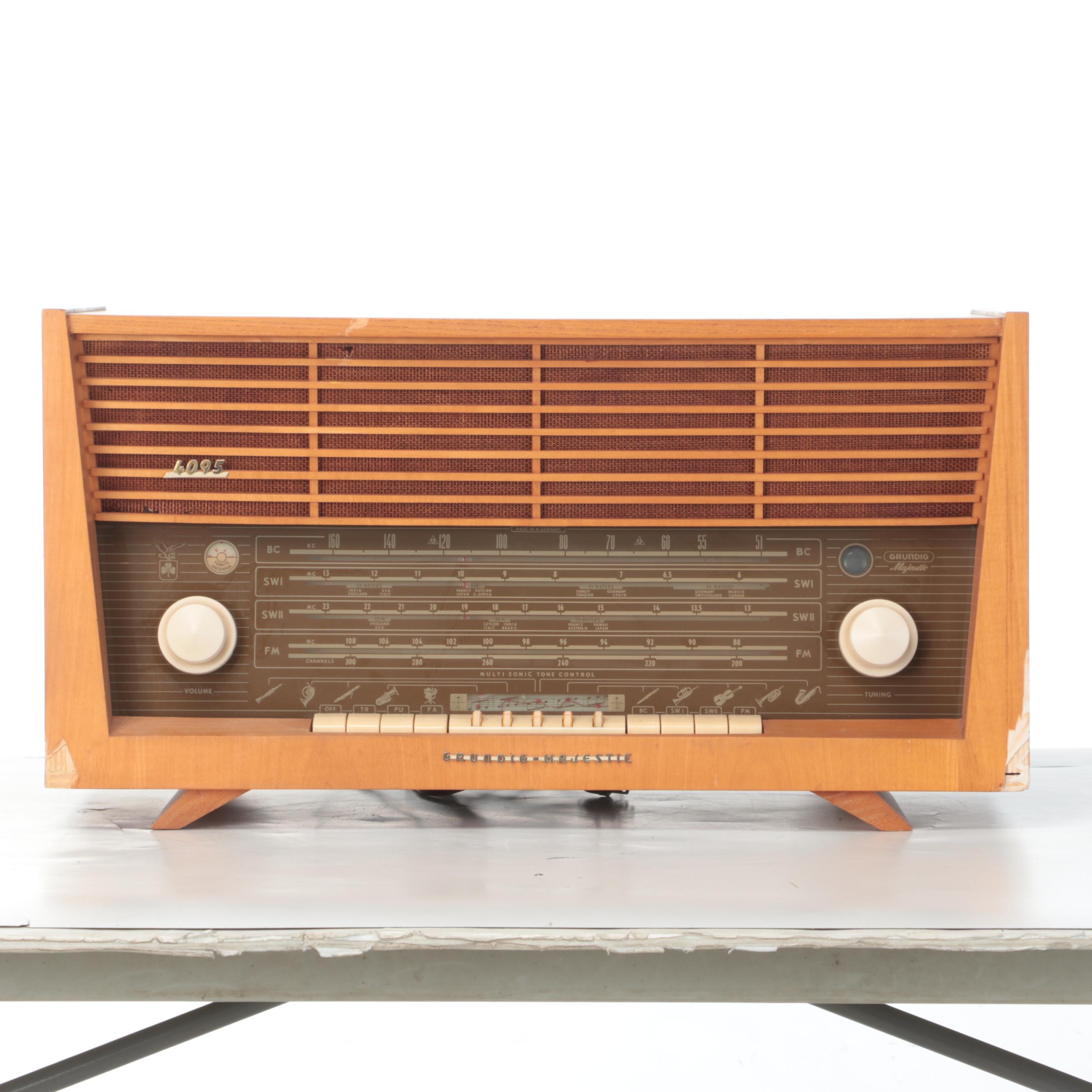 MCM Grundig Majestic 4095 Wood Veneer Radio, 1950s