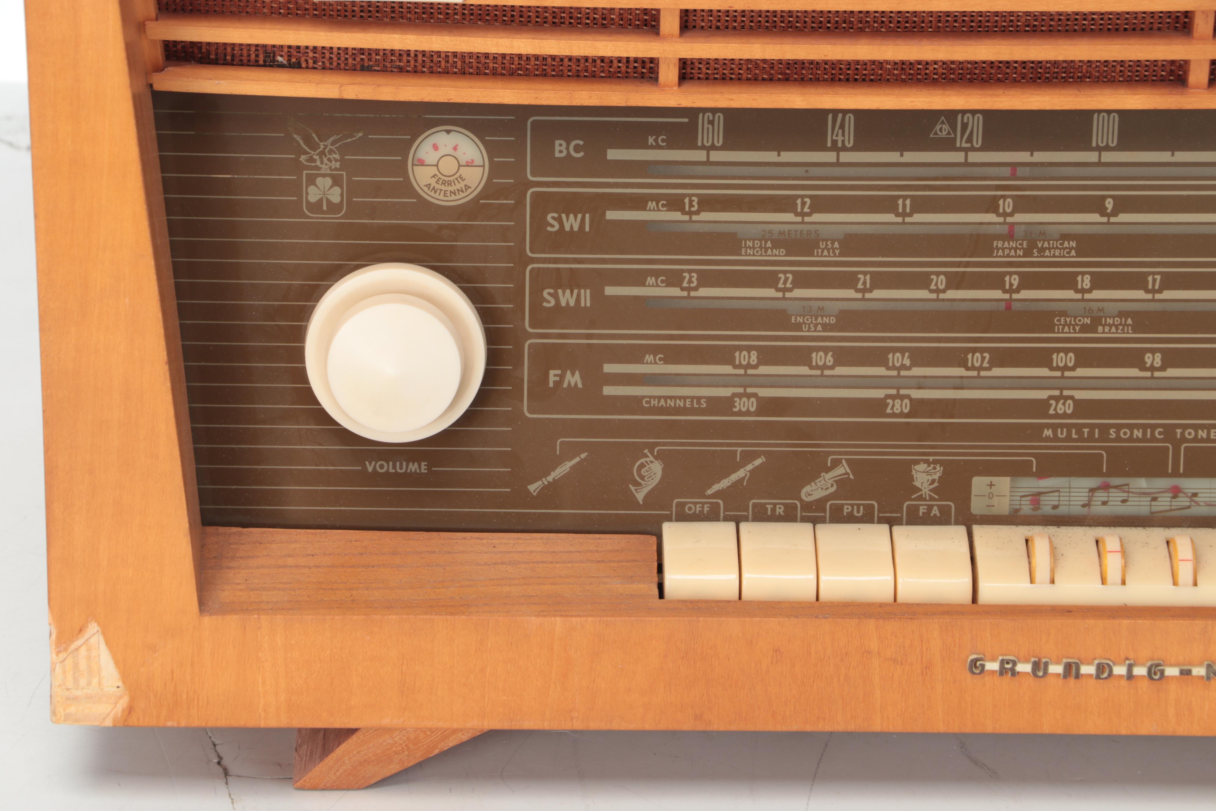 MCM Grundig Majestic 4095 Wood Veneer Radio, 1950s