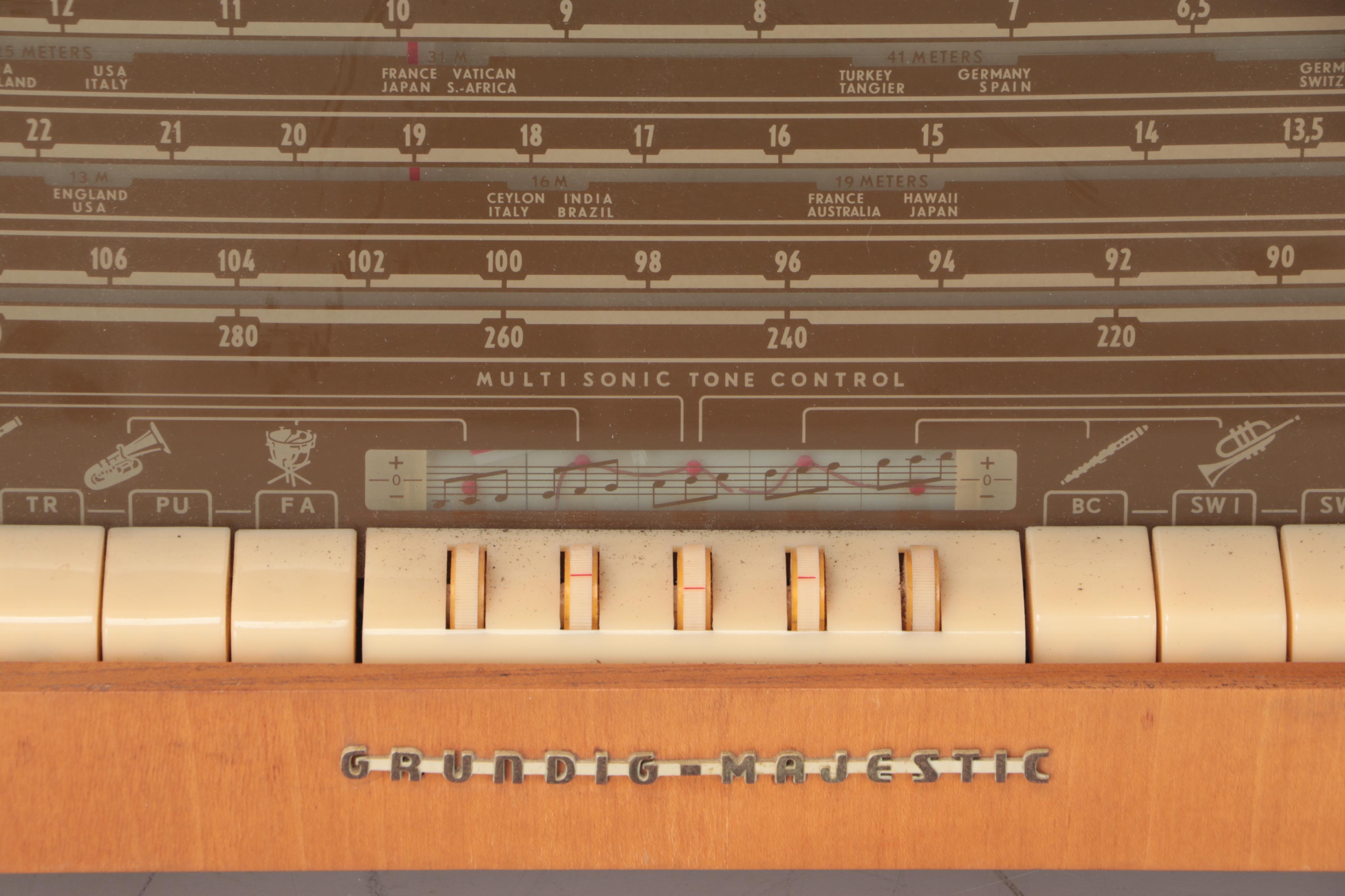 MCM Grundig Majestic 4095 Wood Veneer Radio, 1950s