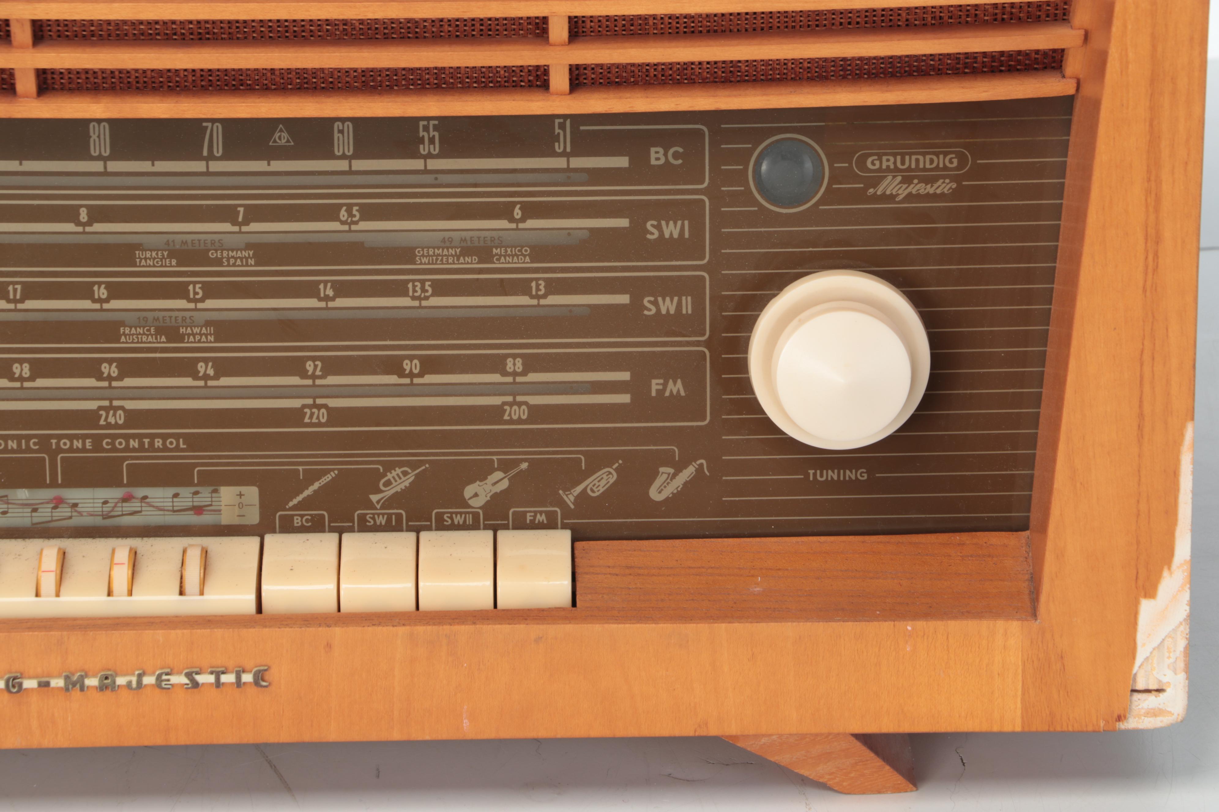 MCM Grundig Majestic 4095 Wood Veneer Radio, 1950s