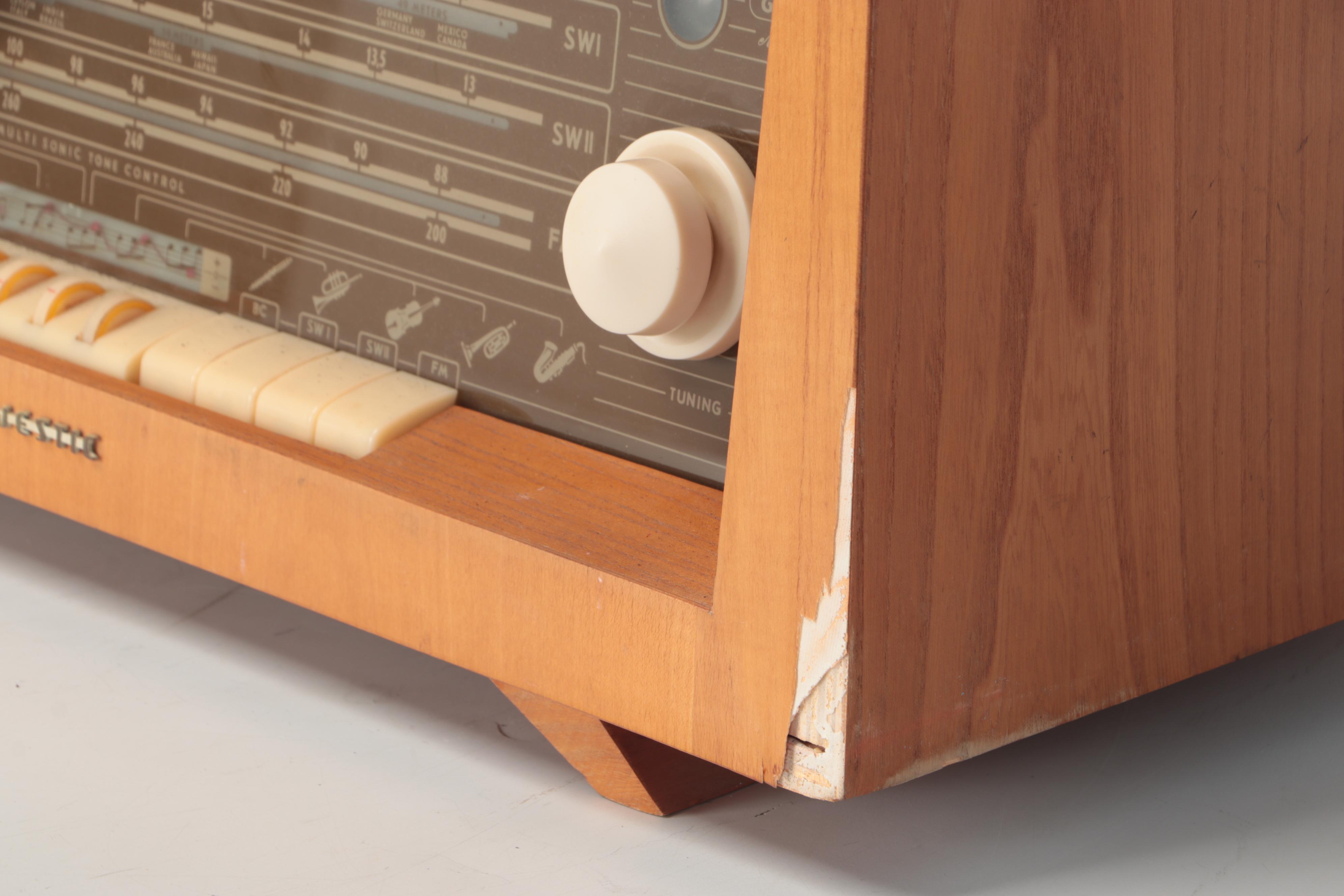 MCM Grundig Majestic 4095 Wood Veneer Radio, 1950s