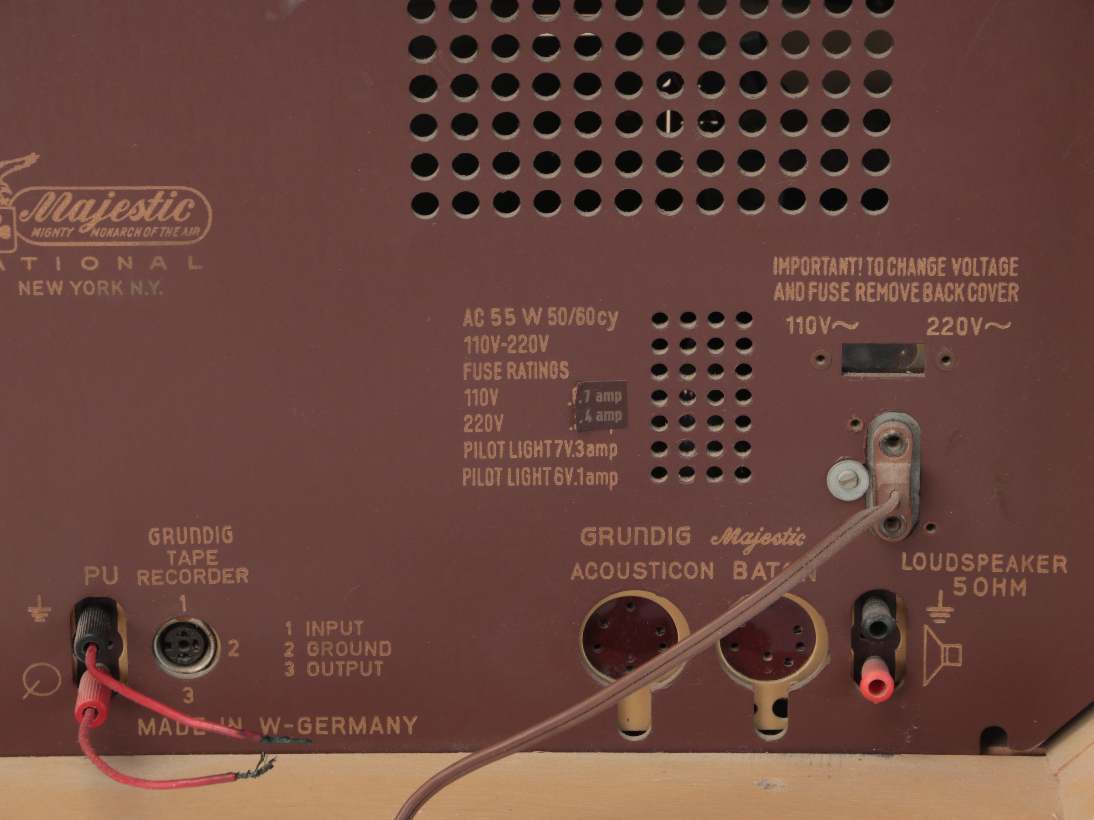 MCM Grundig Majestic 4095 Wood Veneer Radio, 1950s