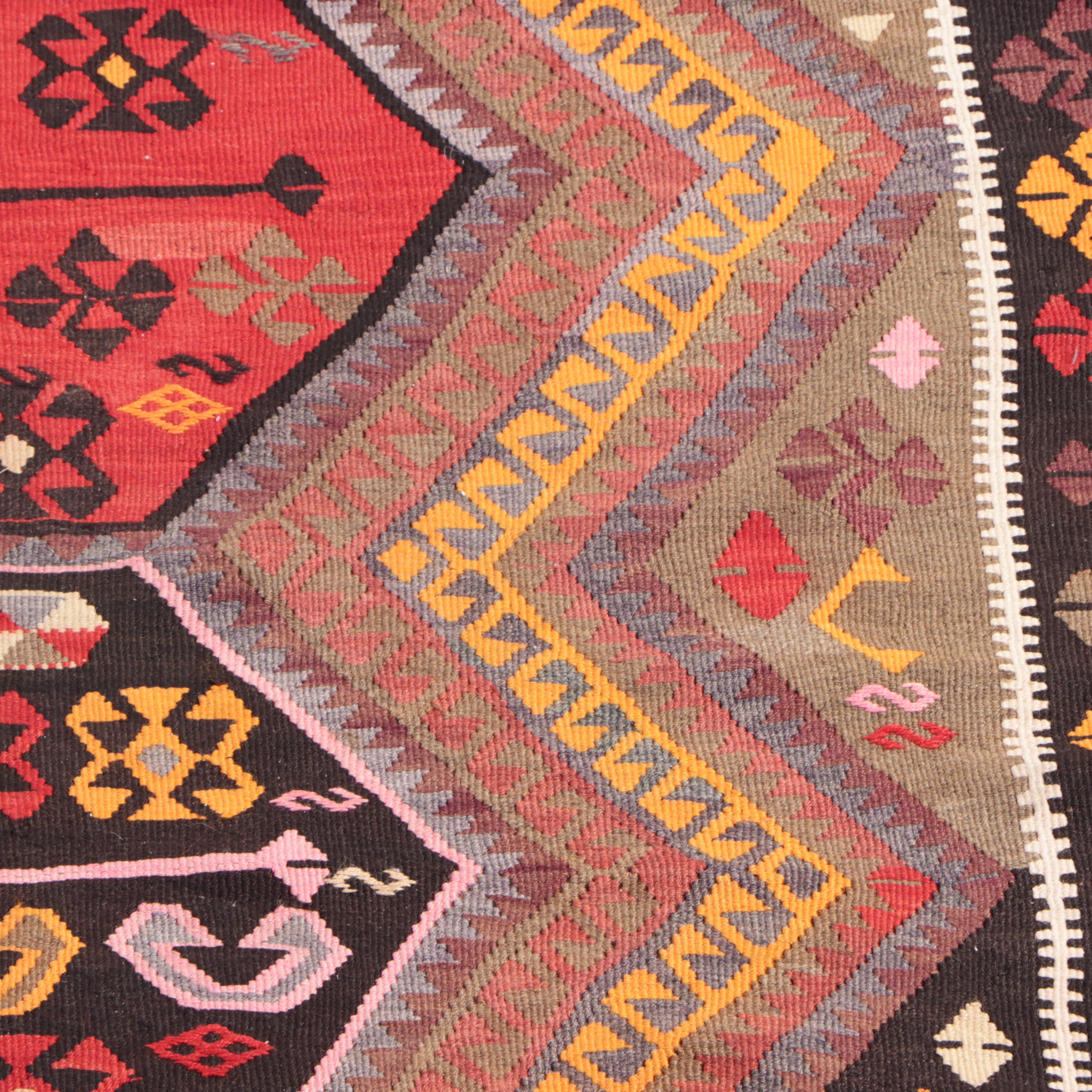 5'6 x 11'5 Handwoven Turkish Kilim Area Rug