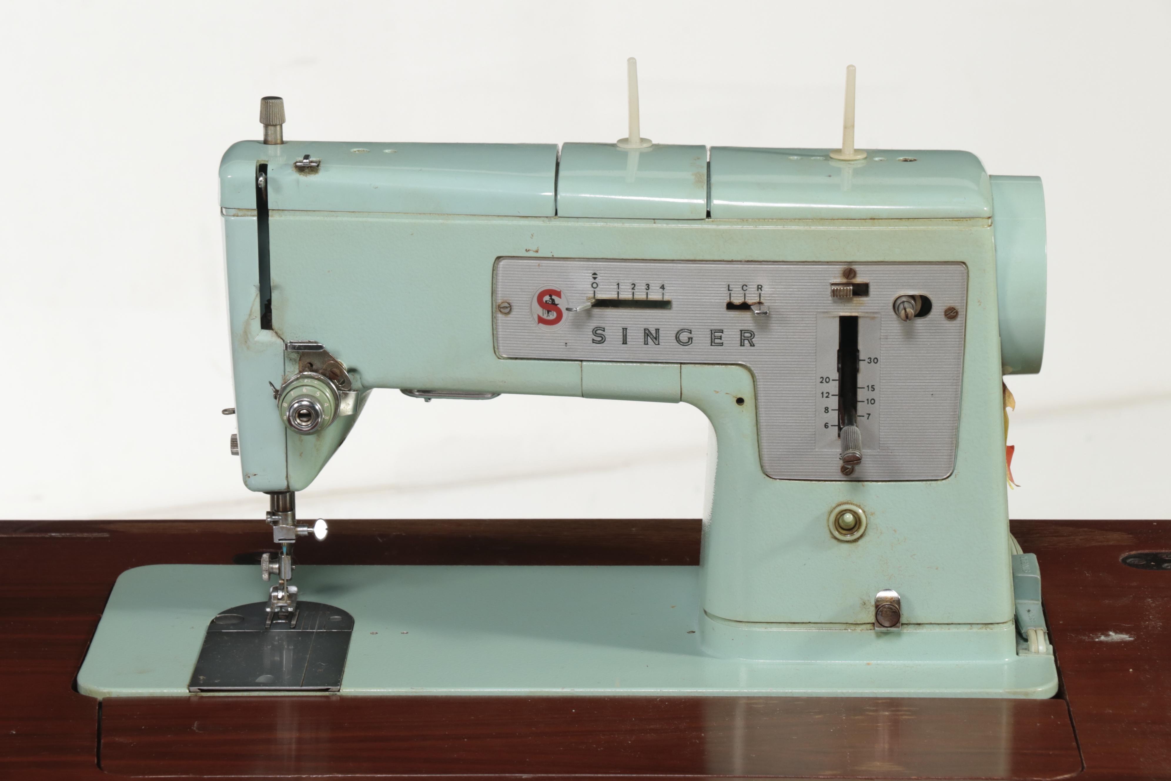 Singer 338 Sewing Machine with Wooden Work Table