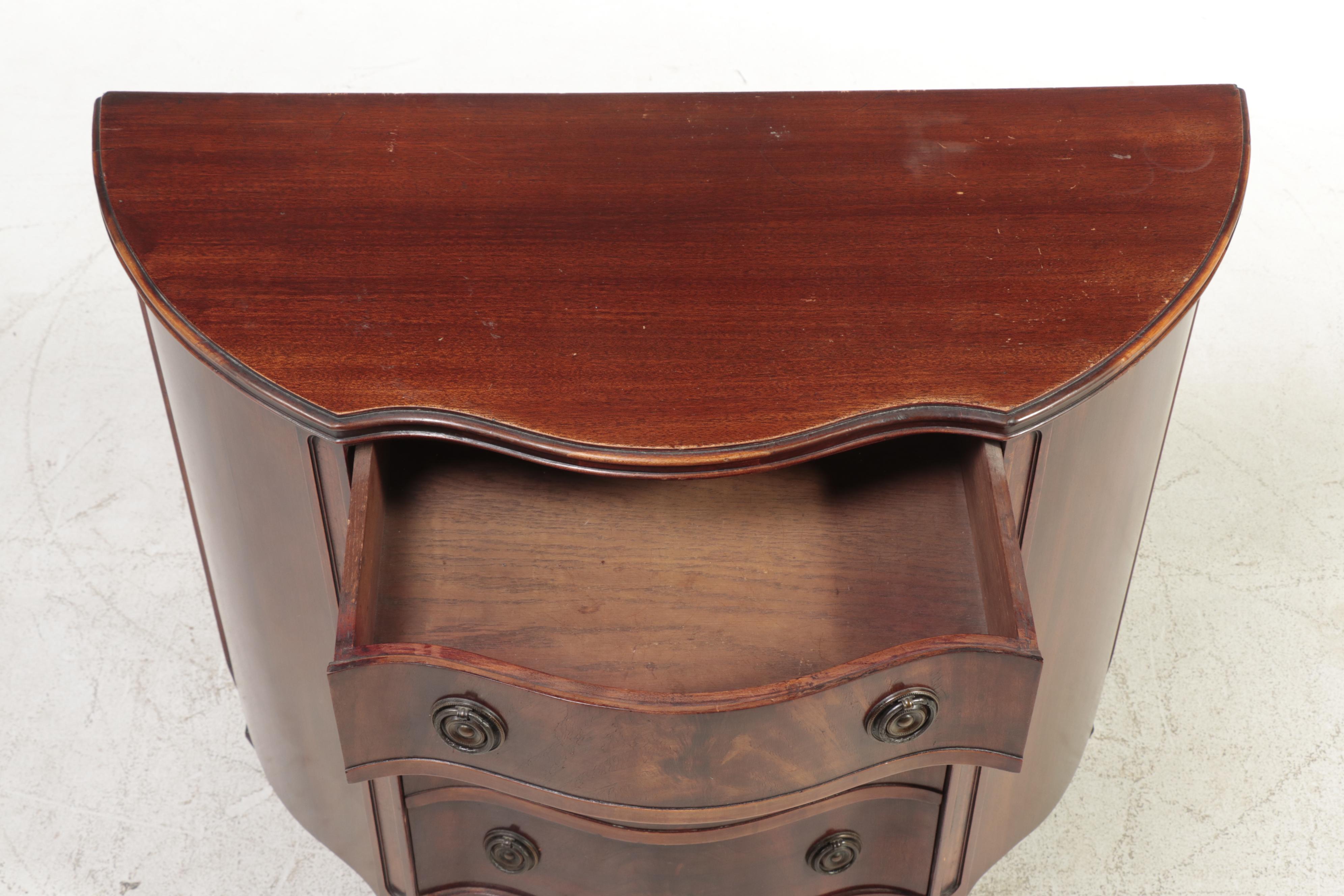 Sheraton Style Mahogany Serpentine Four-Drawer Commode