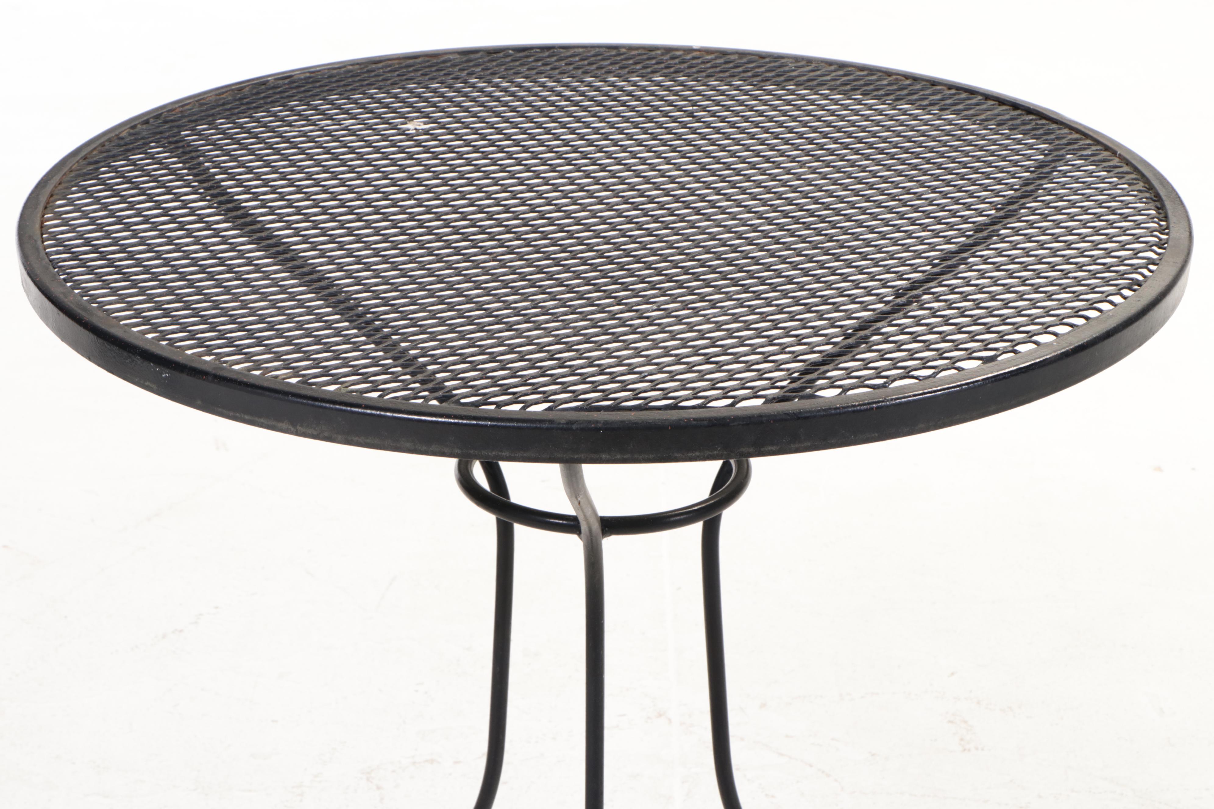 Black Metal and Diamond Mesh Bistro Set
