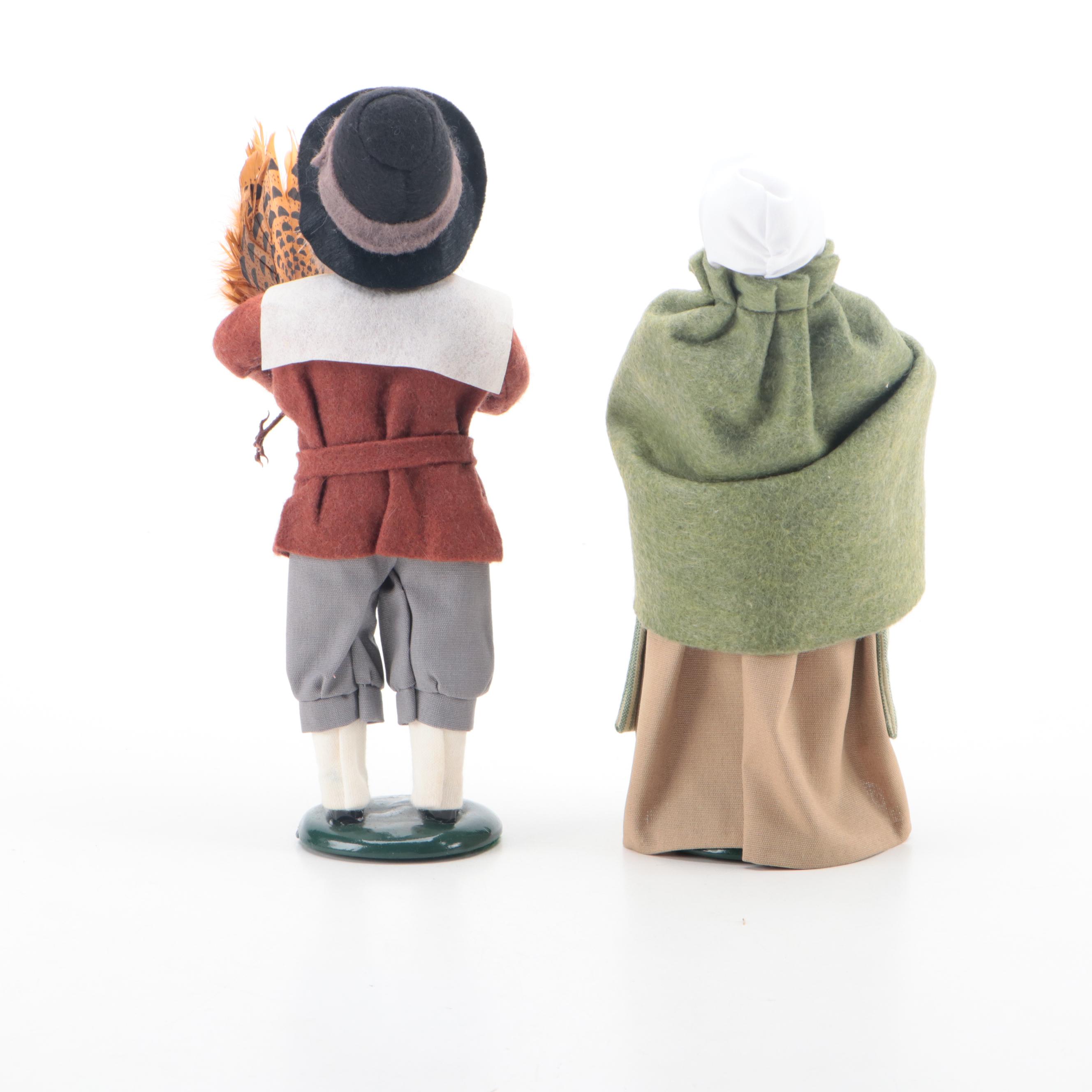 Byers' Choice Ltd. "The Carolers" Figurines with Resin Fence