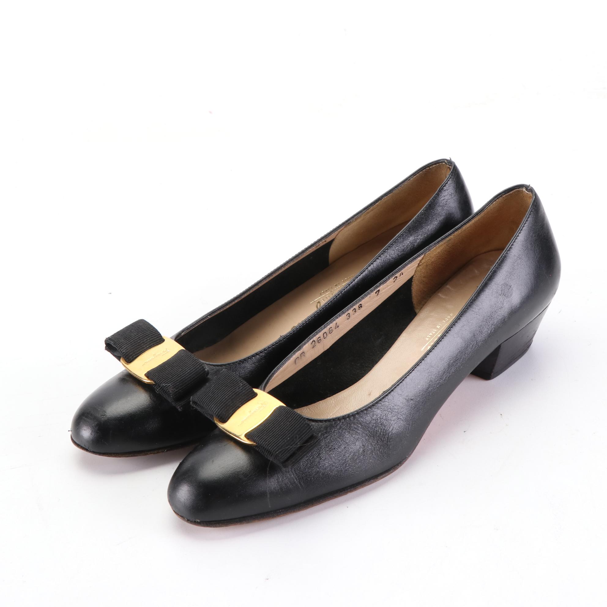 ferragamo low heel pumps