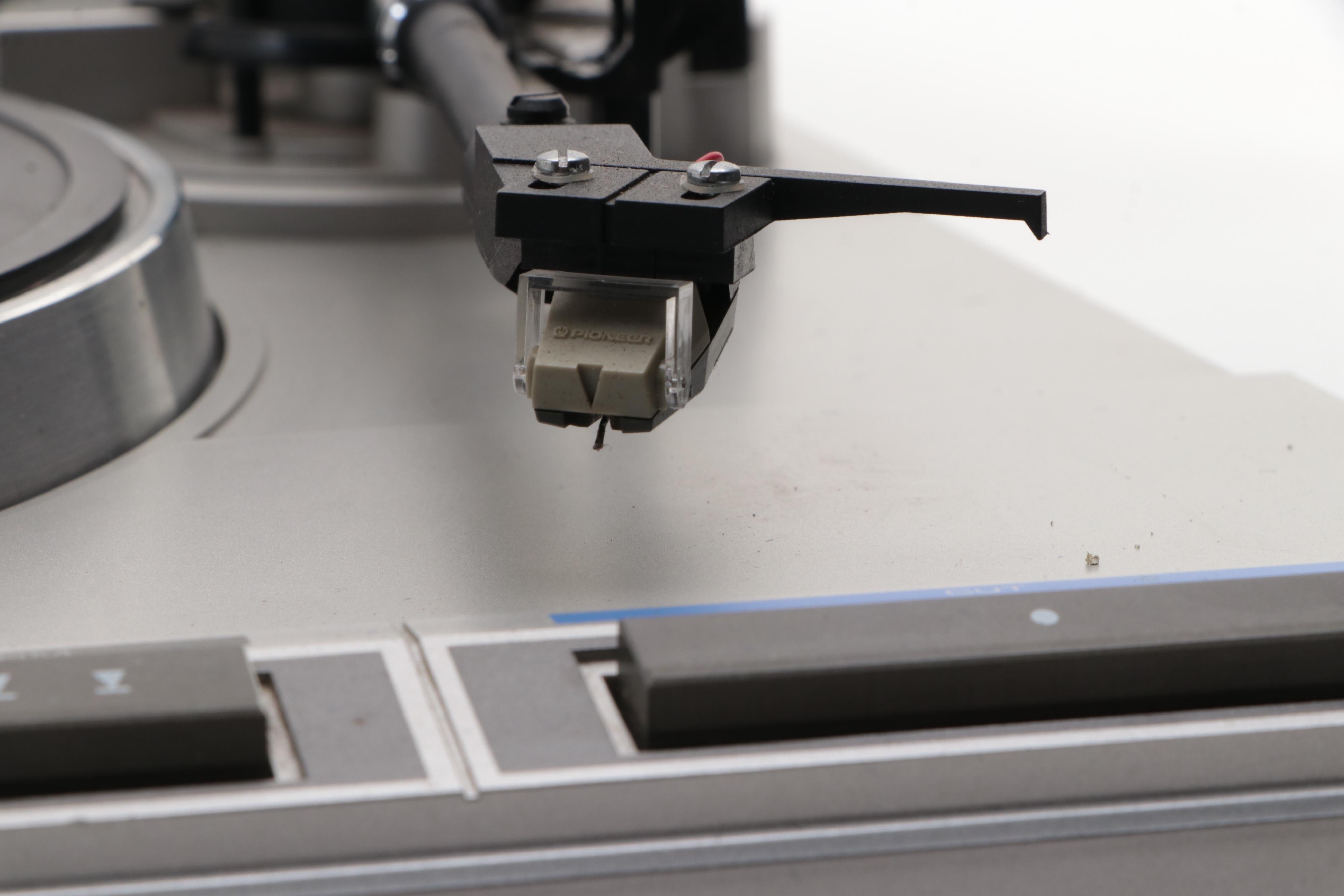 Pioneer PL-750 Quartz-Direct Drive Auto-Return Stereo Turntable, Late 20th C.