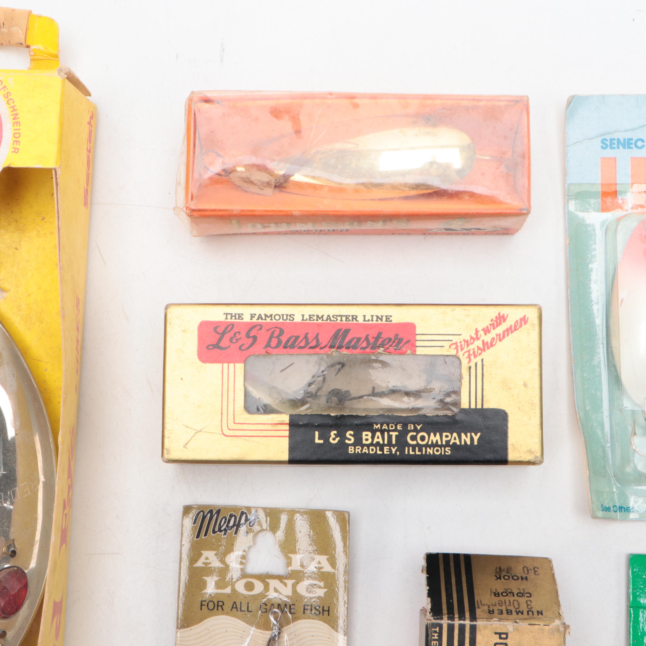 Hofschneider "Red Eye" Spoon with Assorted Lure Collection