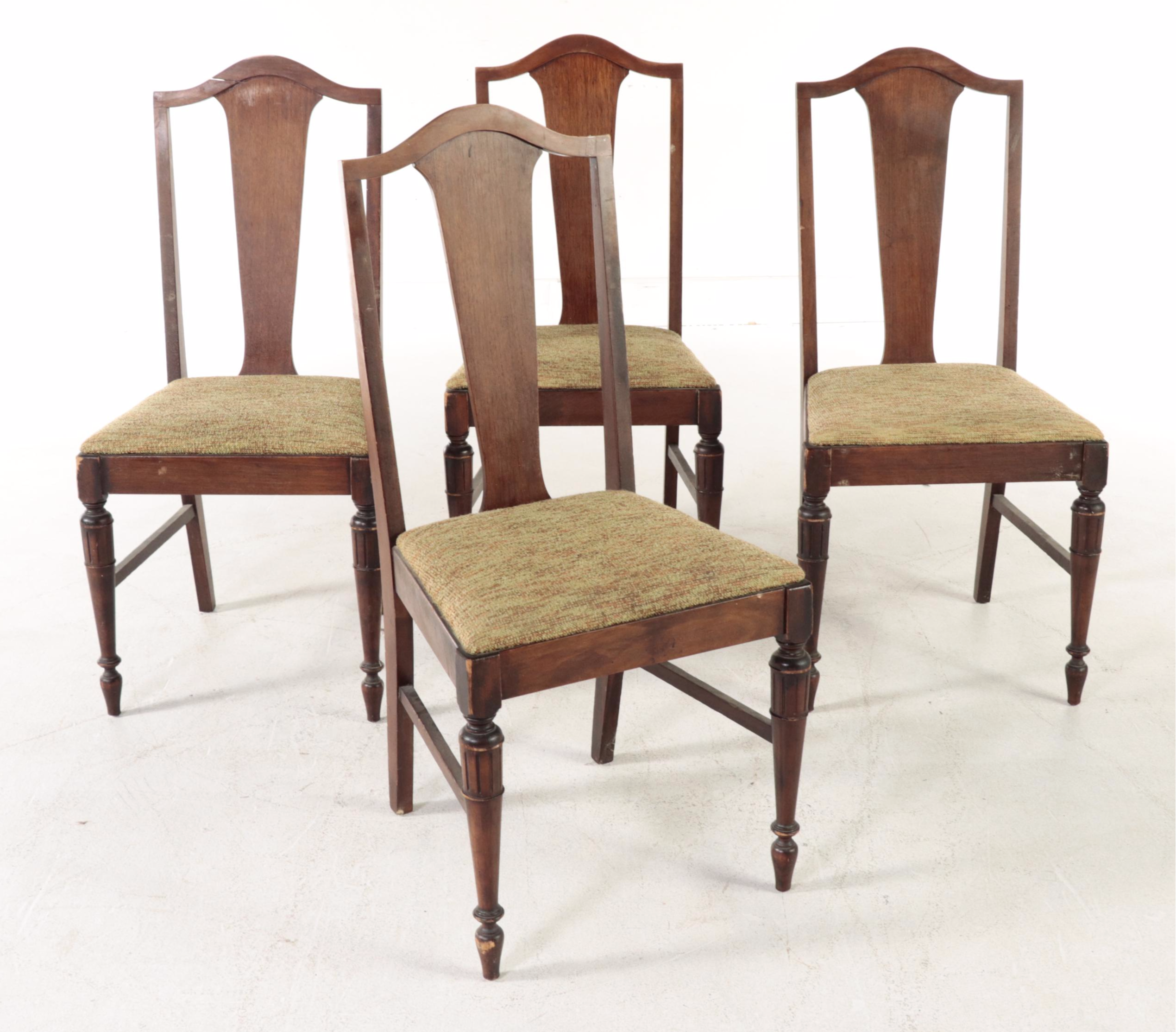 Queen Anne Style Oak Dining Table with Four Walnut-Finish Side Chairs