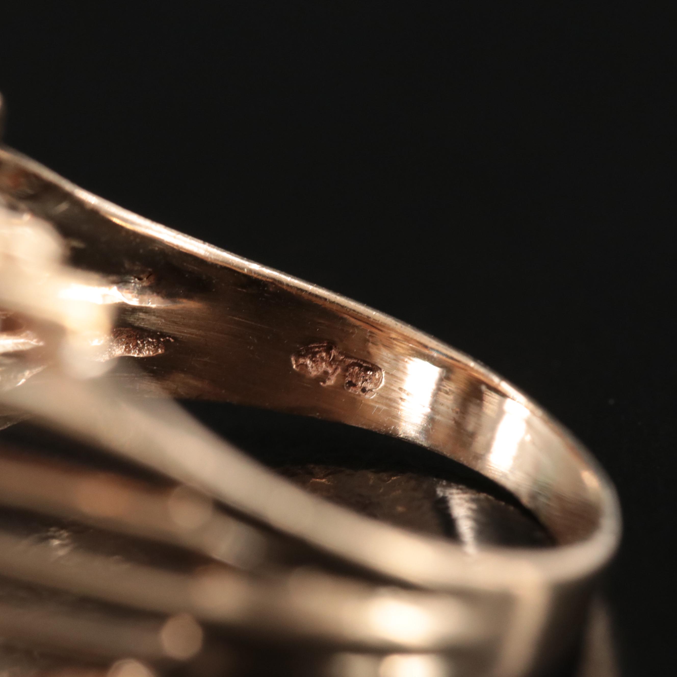 14K 2.65 CT Sapphrie and Diamond Ring