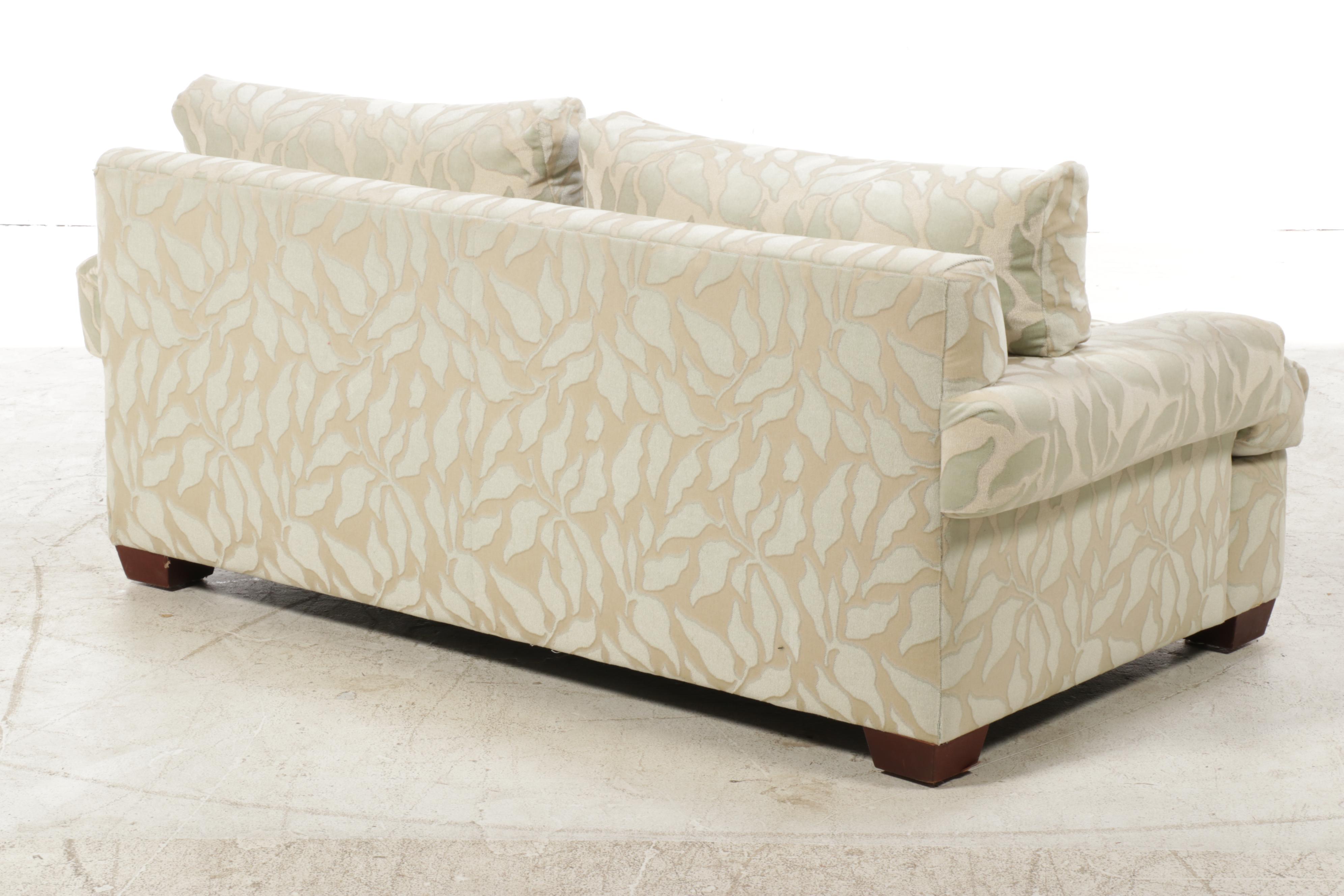 RJones CustomUpholstered Bench Seat Sofa with Throw Pillows EBTH