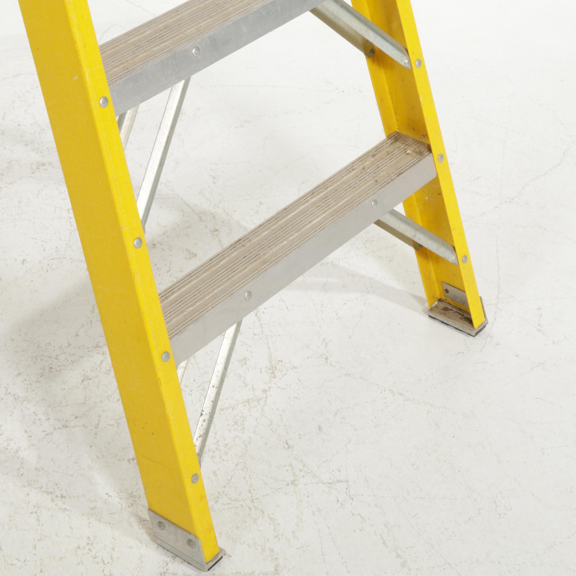 Werner 8' Collapsible Step Ladder