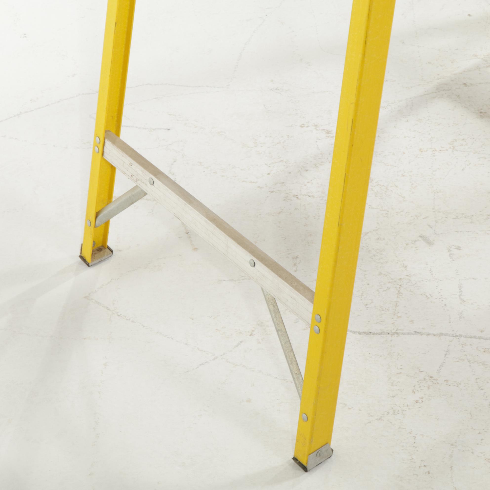 Werner 8' Collapsible Step Ladder