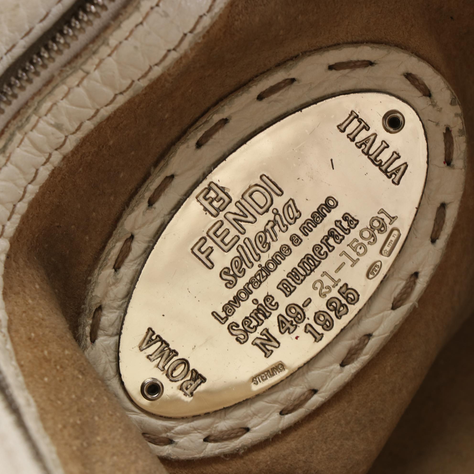 Fendi Selleria Shoulder Bag in White Grained Calfskin Leather and Chain Strap