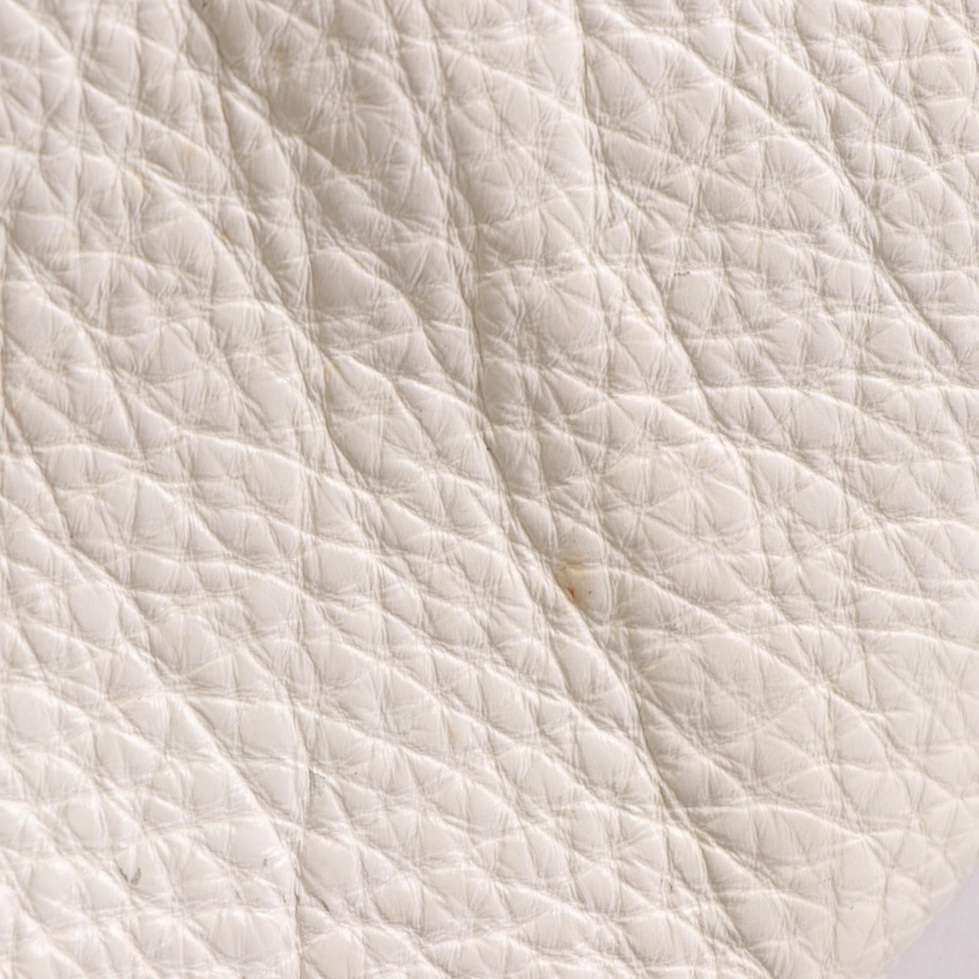 Fendi Selleria Shoulder Bag in White Grained Calfskin Leather and Chain Strap