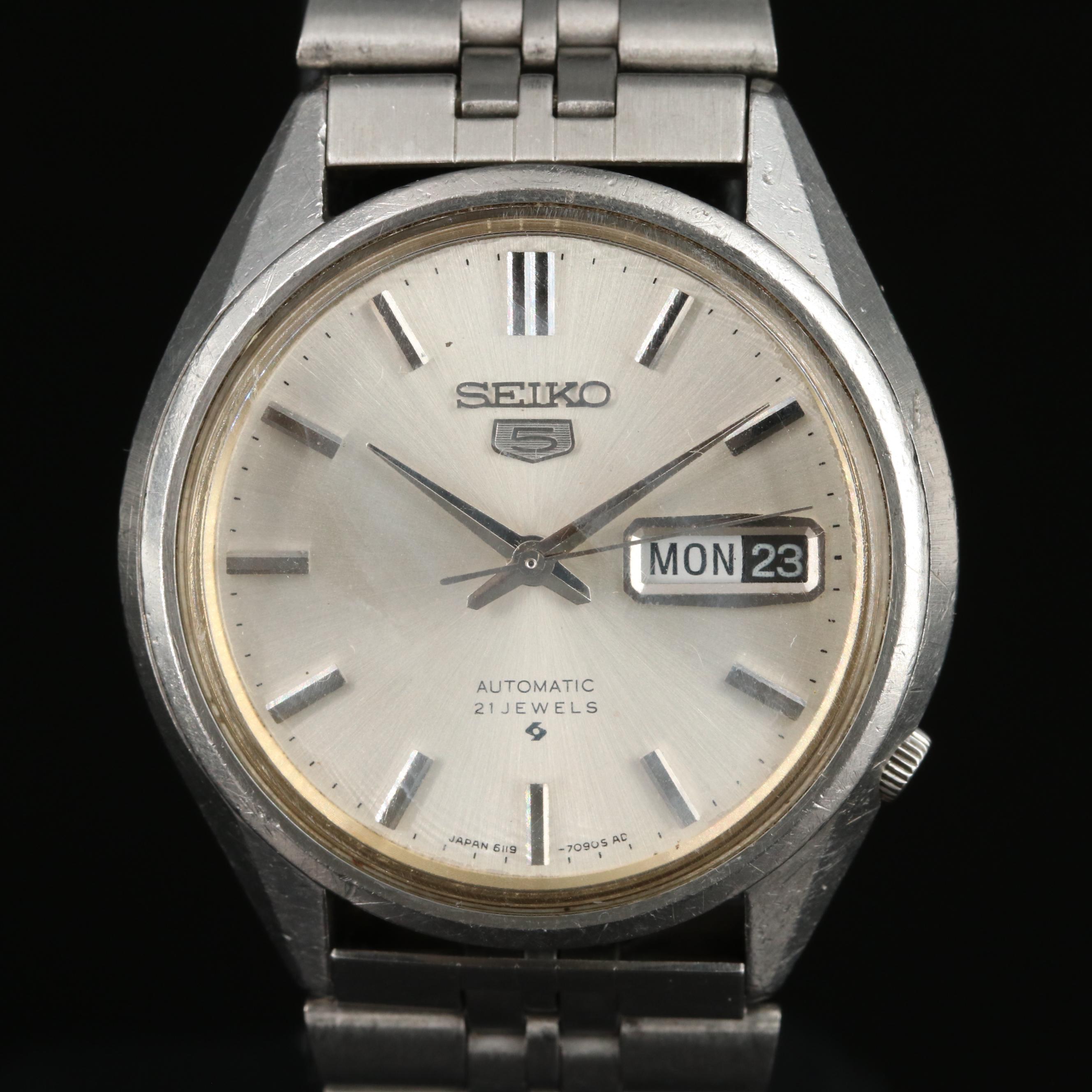 Vintage Seiko 5 Day-Date Automatic Watch