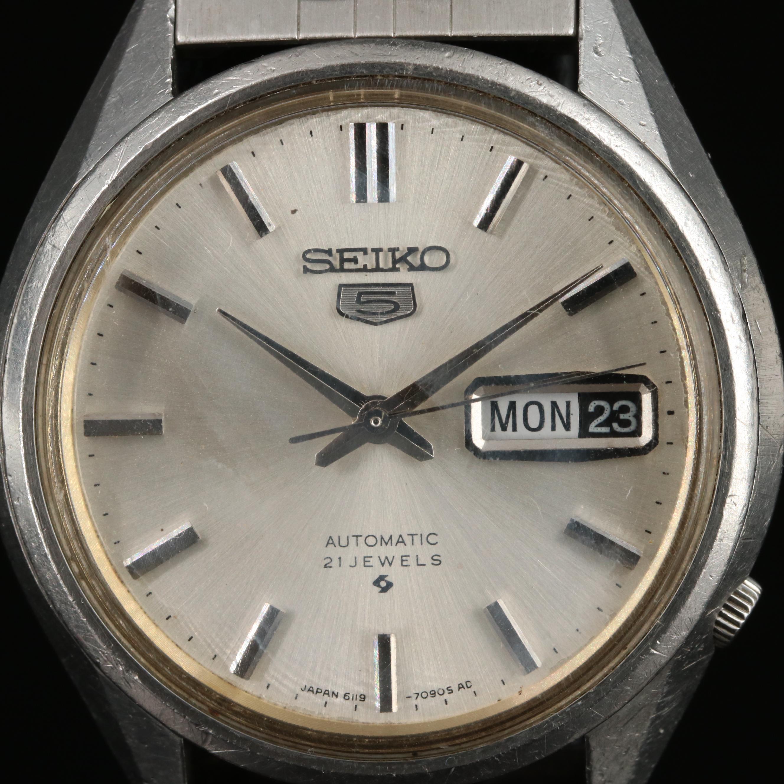 Vintage Seiko 5 Day-Date Automatic Watch