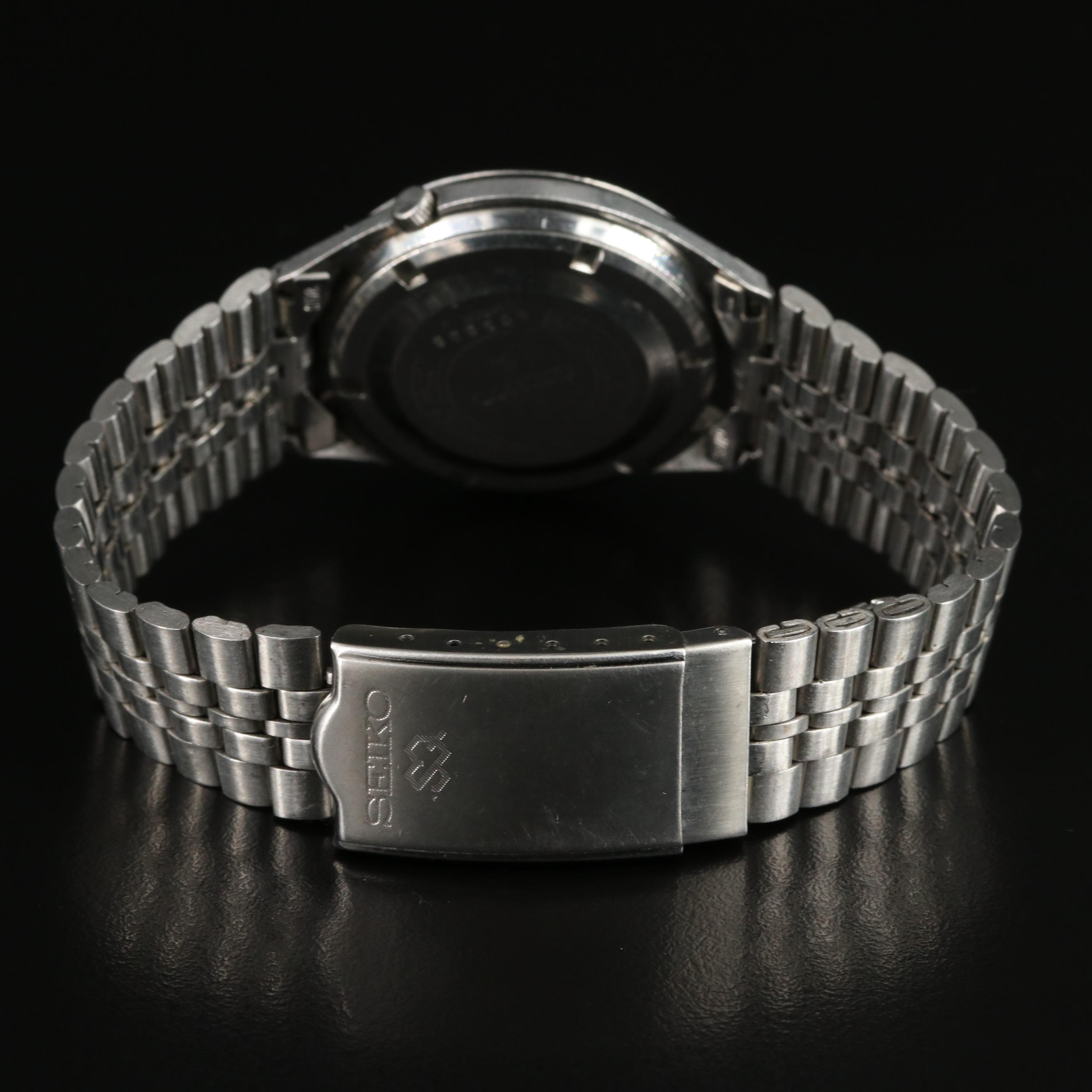 Vintage Seiko 5 Day-Date Automatic Watch