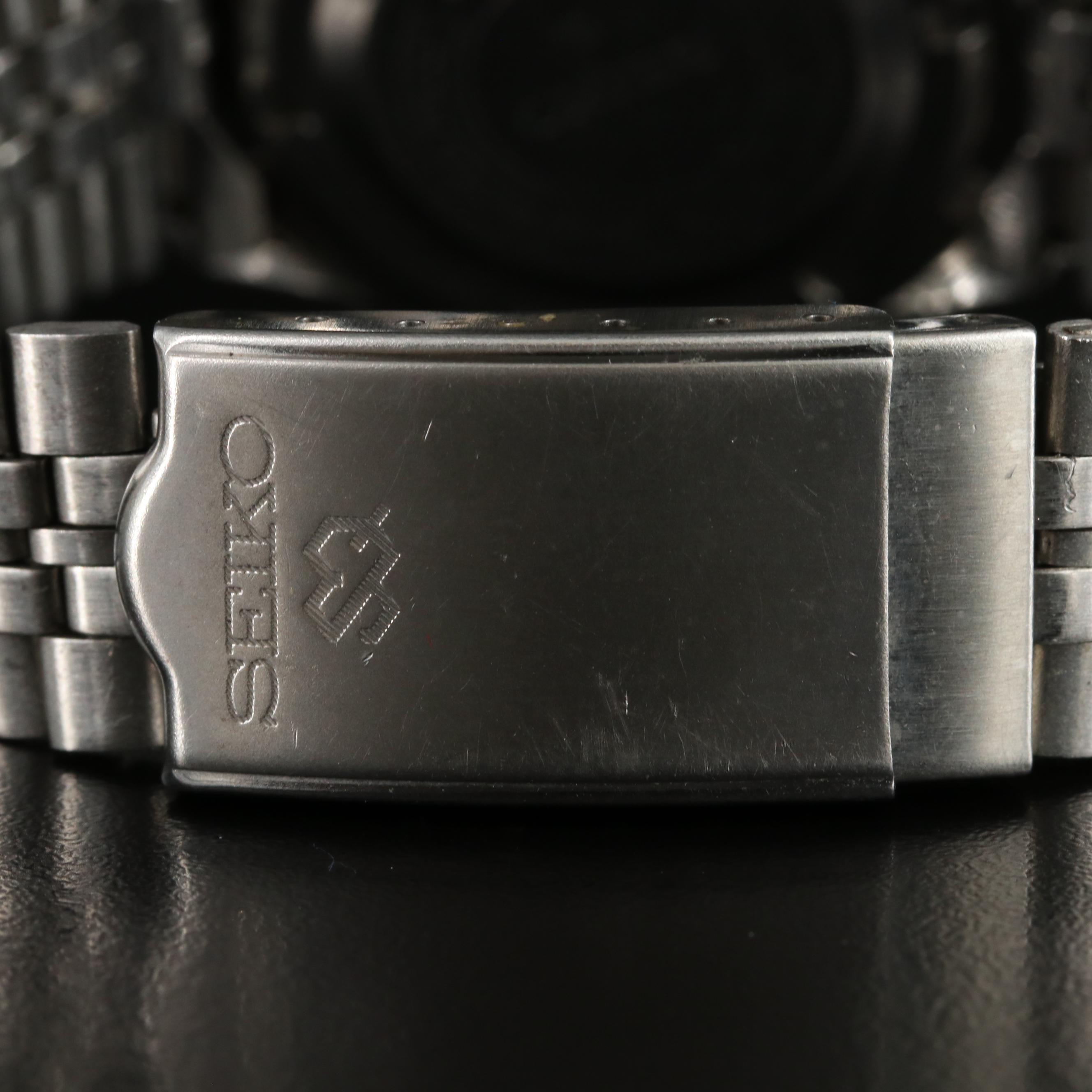 Vintage Seiko 5 Day-Date Automatic Watch