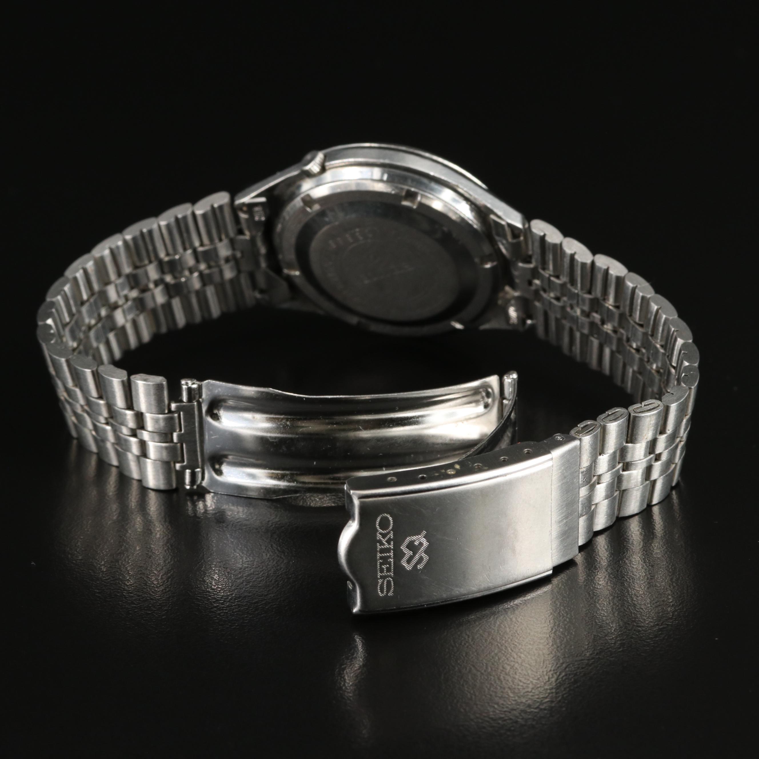 Vintage Seiko 5 Day-Date Automatic Watch