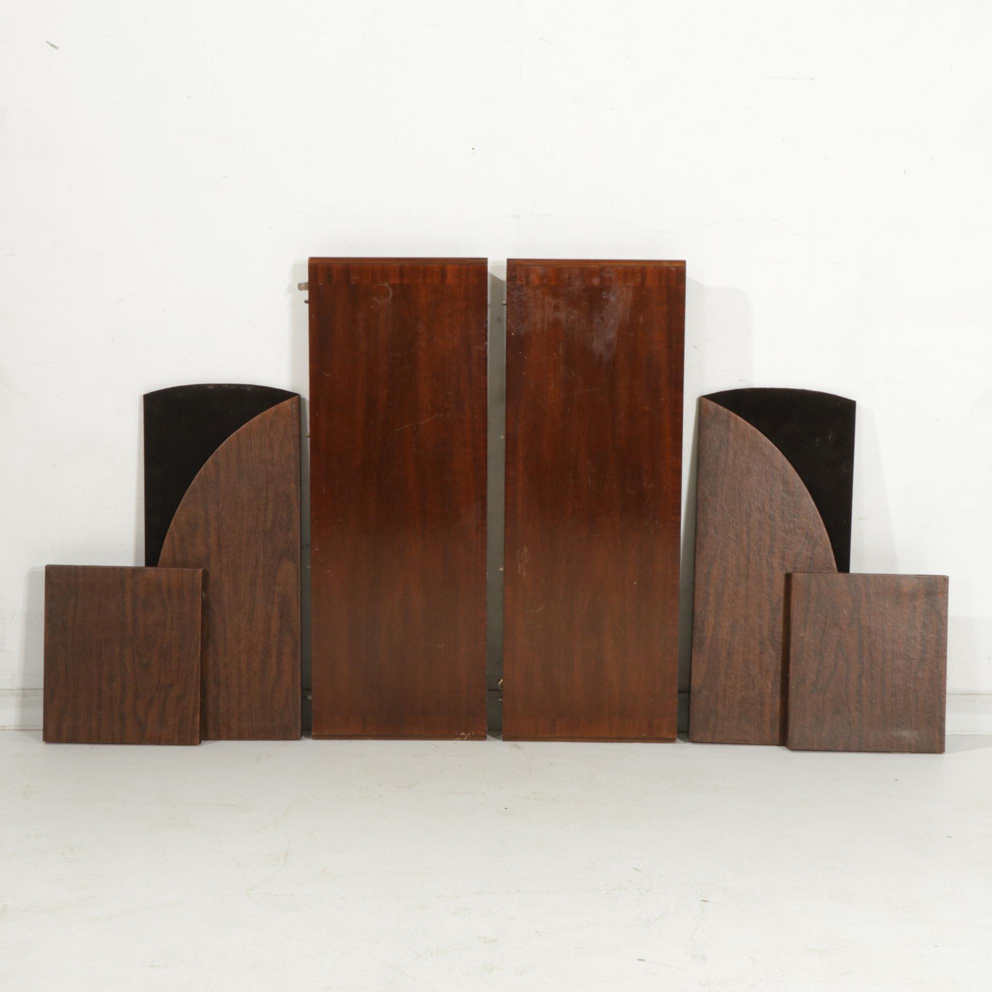 Thomasville Queen Anne Style Wood and Mahogany Dining Set