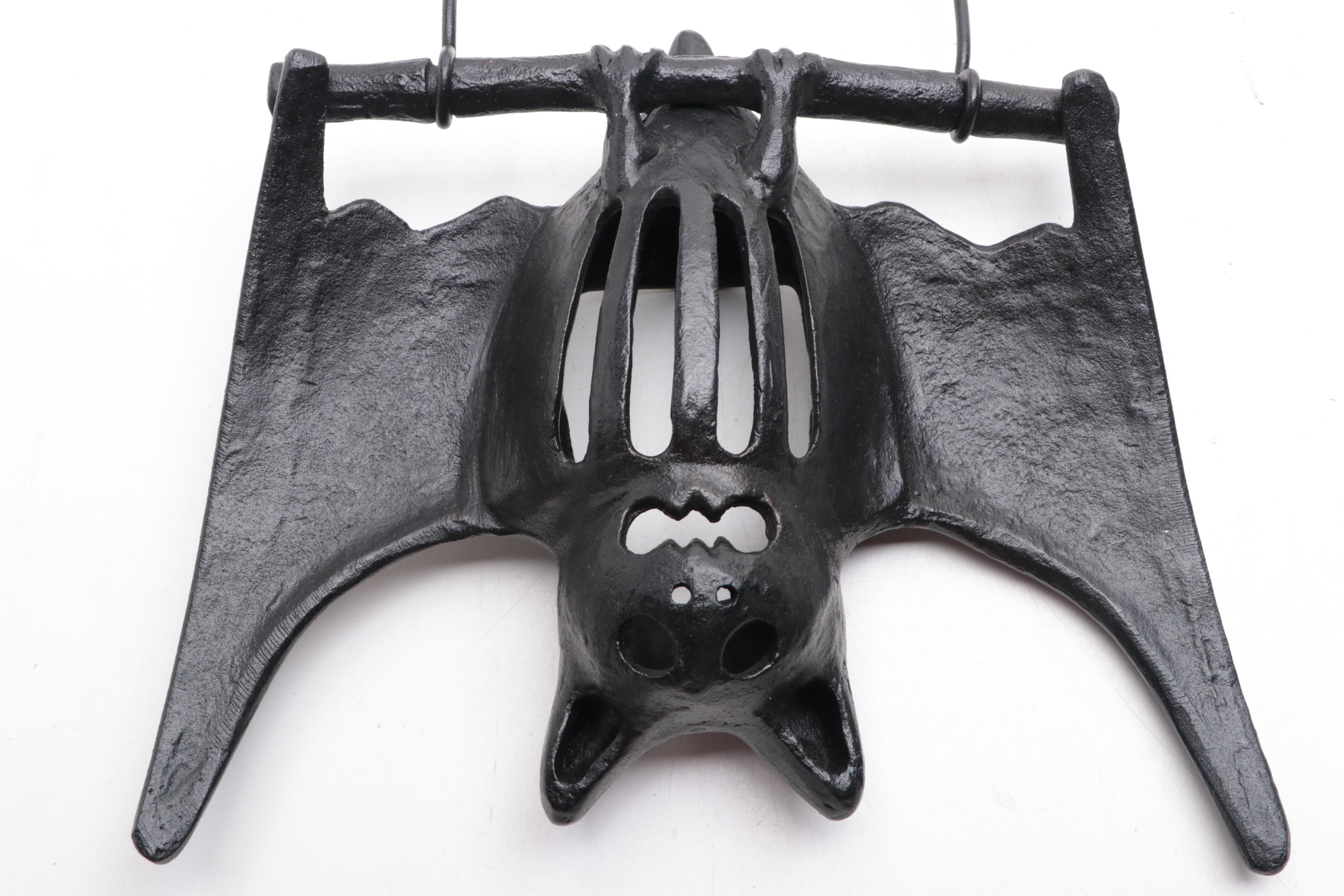 Halloween Hanging Metal Bats