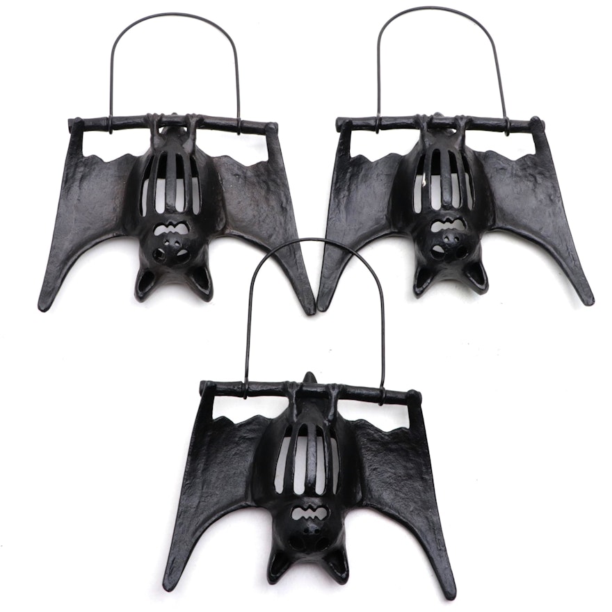 Halloween Hanging Metal Bats