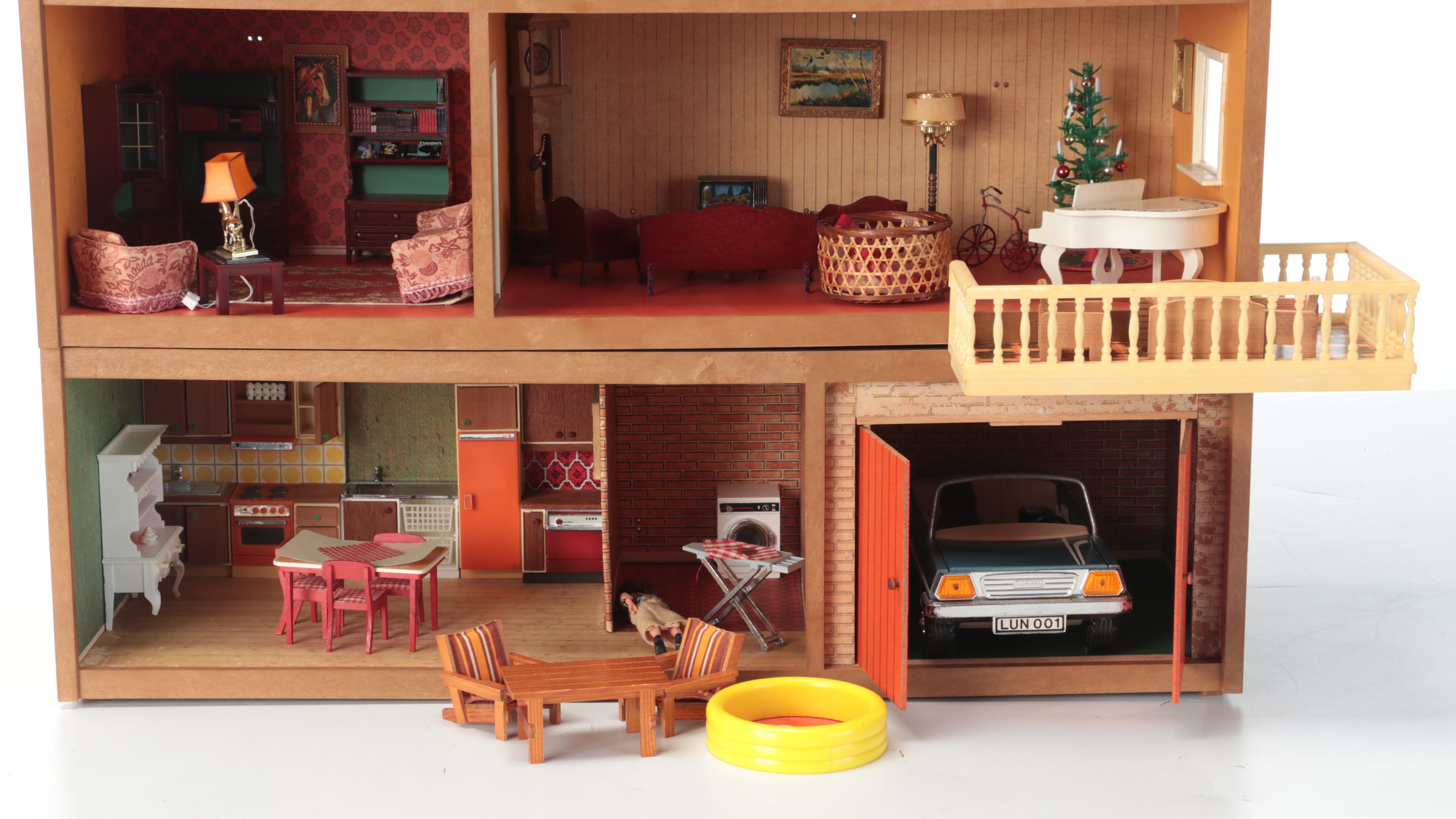 Lundby of Sweden Dollhouse and Furniture, Late 20th Century