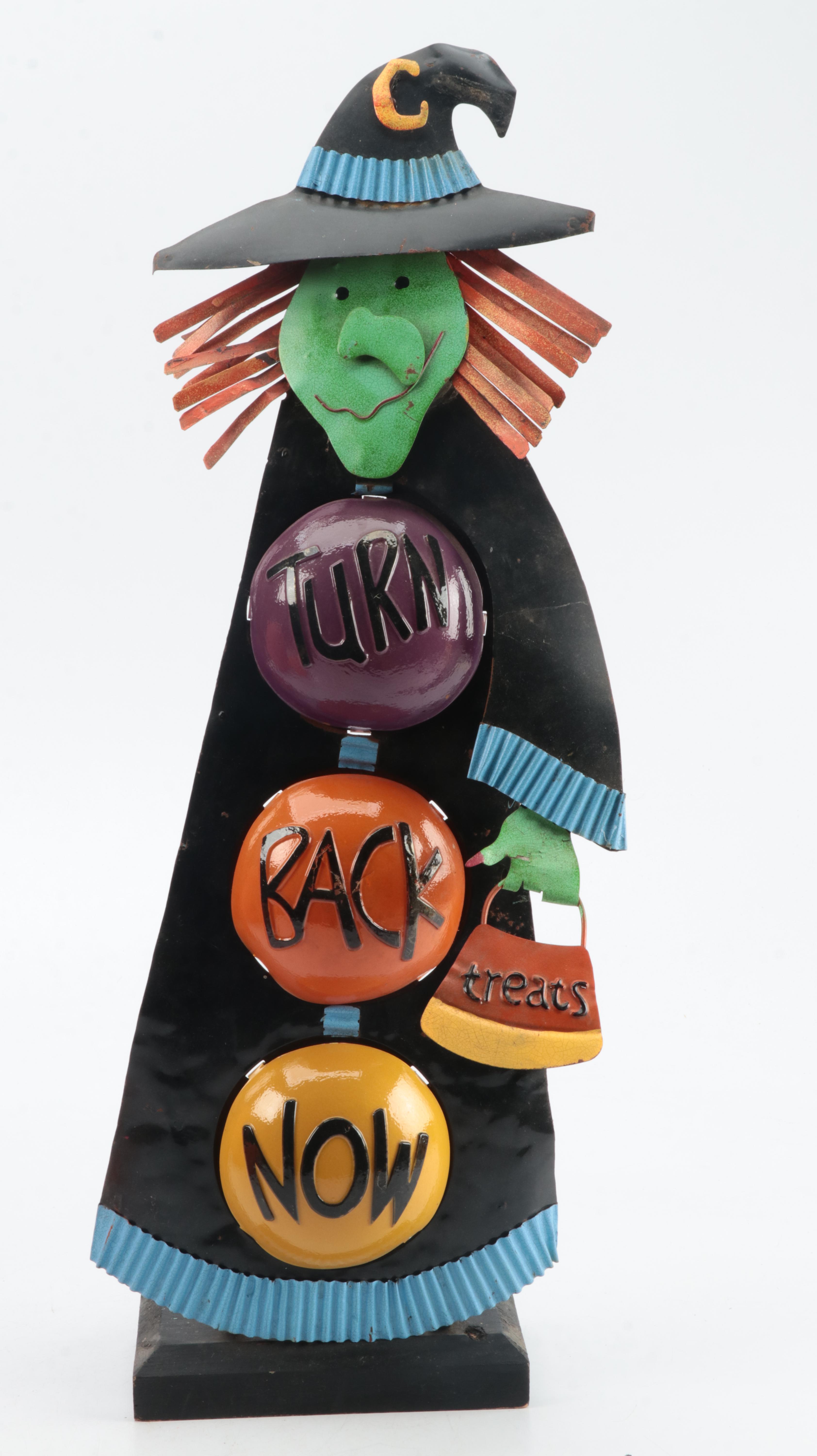 Light-Up Pumpkins and More Halloween Décor