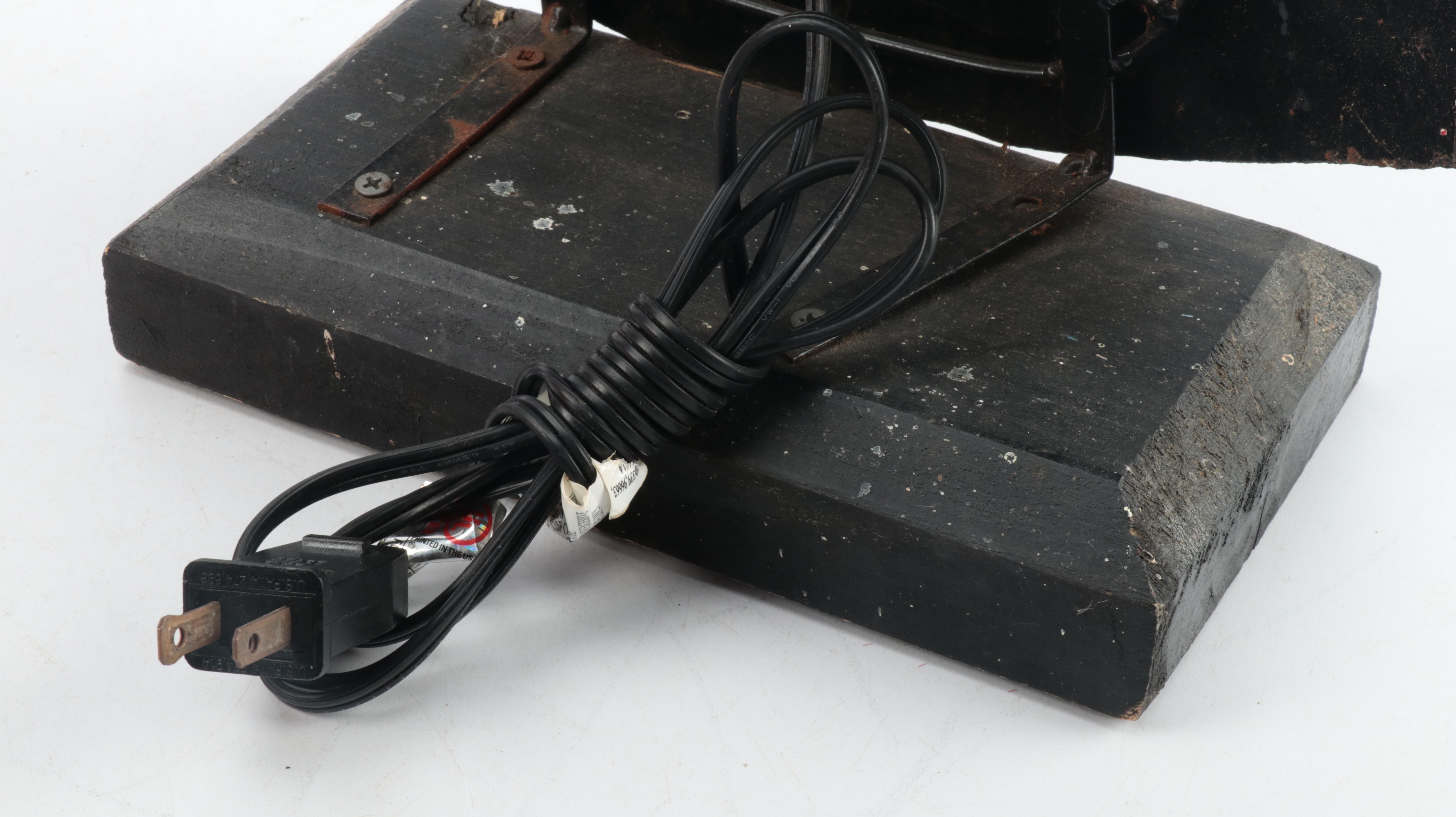 Light-Up Pumpkins and More Halloween Décor