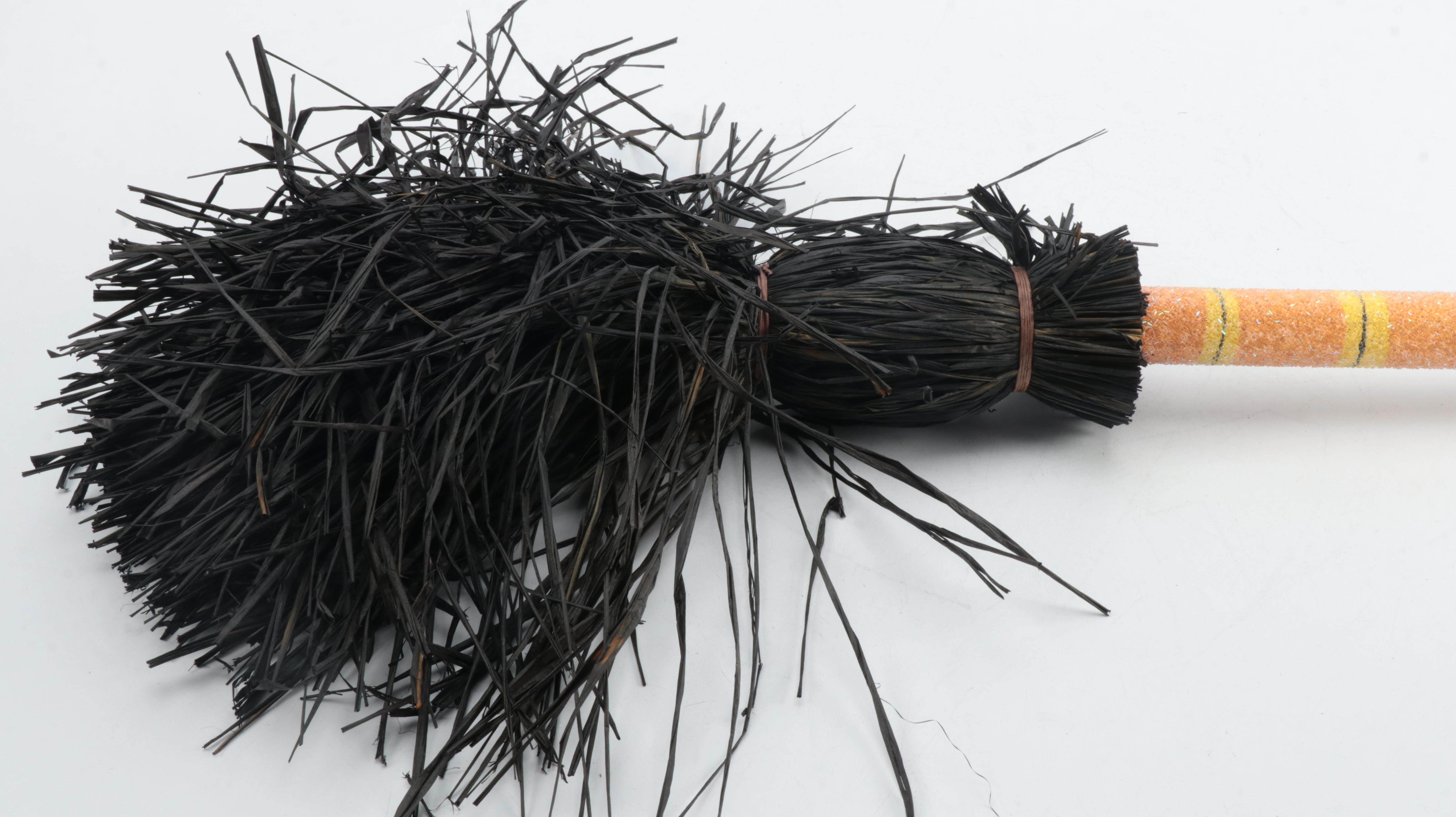 Light-Up Pumpkins and More Halloween Décor