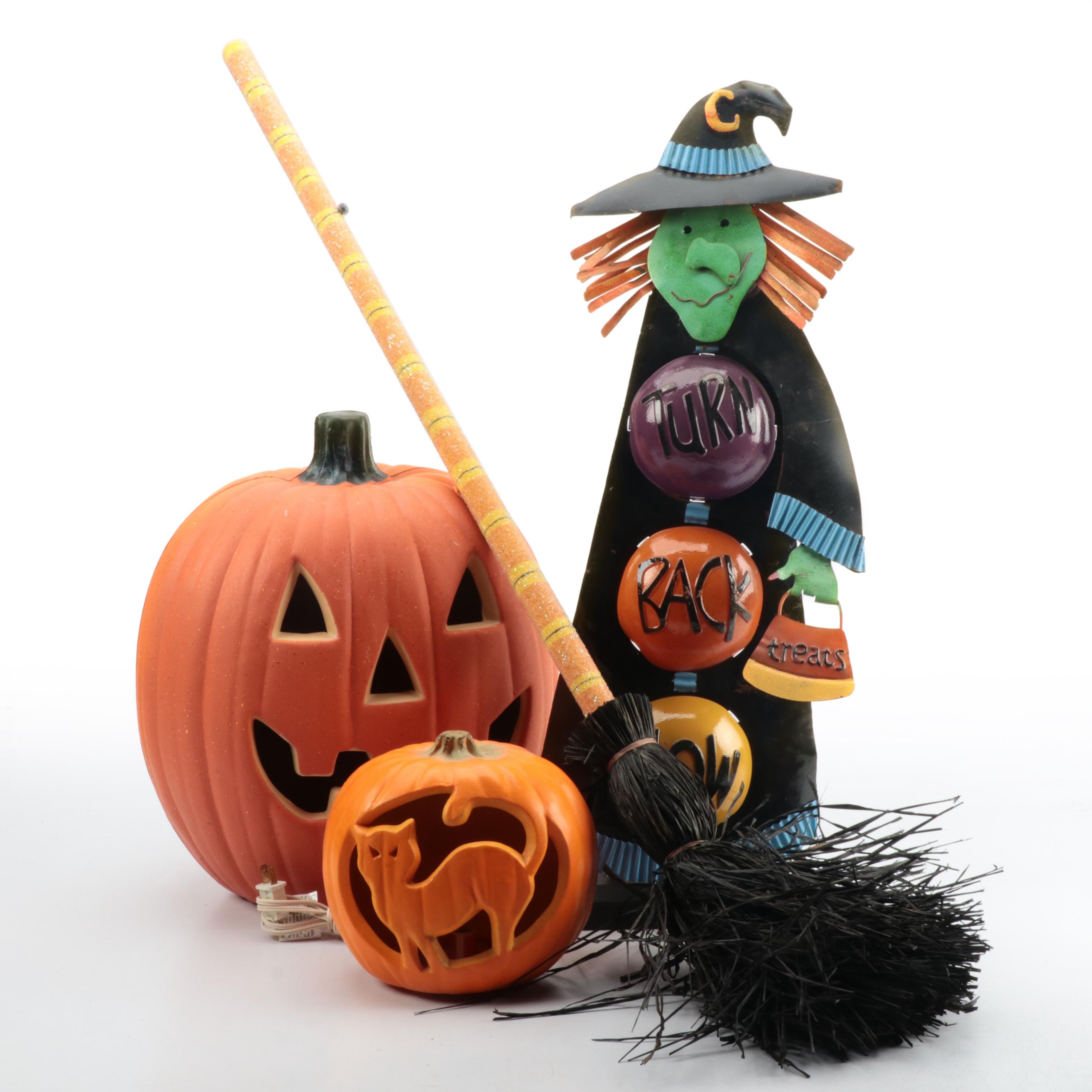 Light-Up Pumpkins and More Halloween Décor